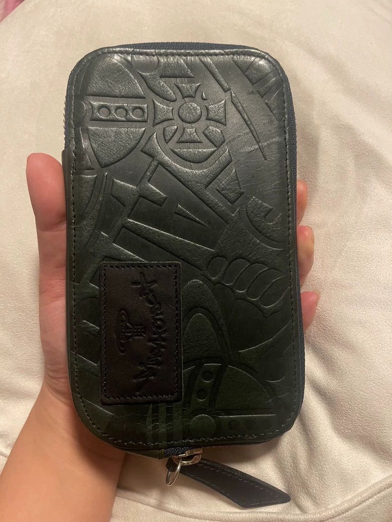 Vivienne Westwood Vivienne Westwood size os Black relief wallet passport bag Size ONE SIZE - 6 Thumbnail