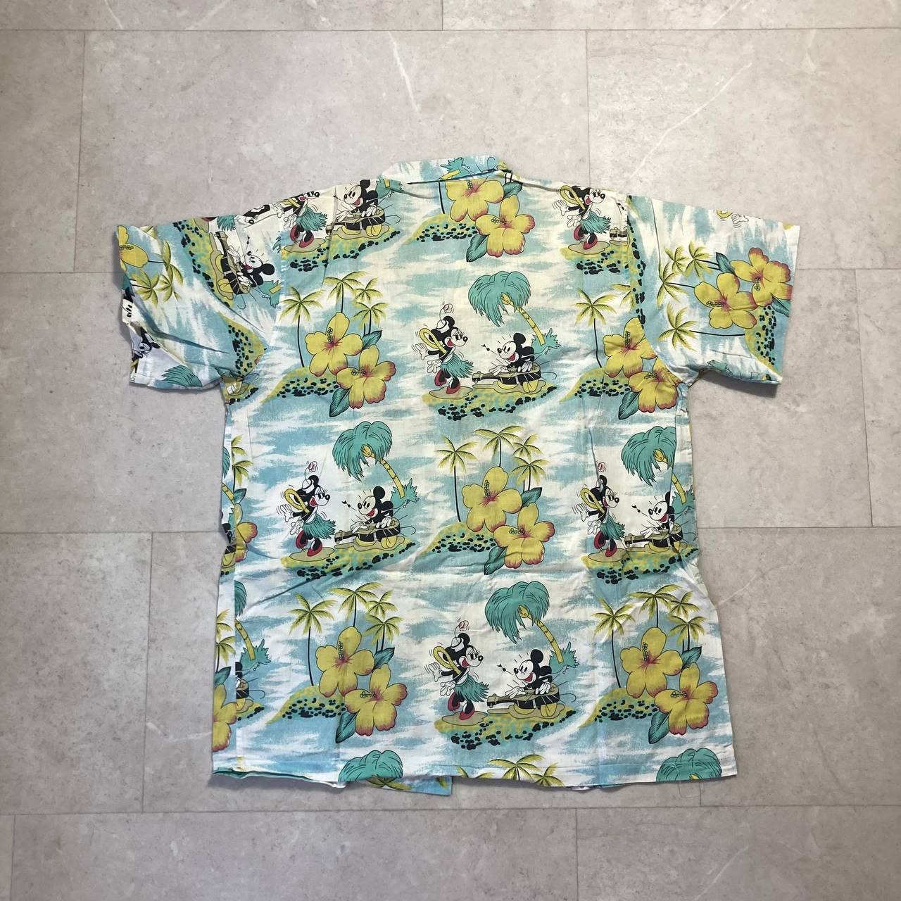 Disney Vintage Disney Mickey Mouse Aloha Hawaiian Beach Shirt Size US XL / EU 56 / 4 - 6 Thumbnail