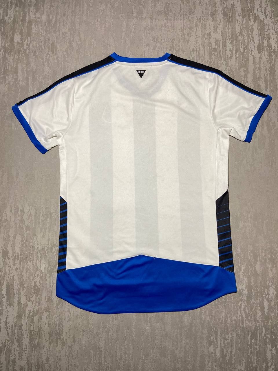 Puma Newcastle United FC 2015 Home Football Shirt Soccer Jersey Size US M / EU 48-50 / 2 - 12 Thumbnail