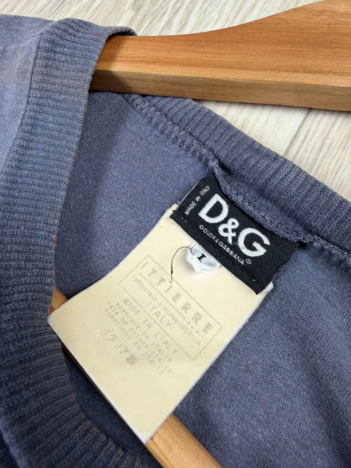 Dolce & Gabbana Vintage Dolce & Gabbana Distressed T-Shirt Big Logo Size L Size US L / EU 52-54 / 3 - 9 Thumbnail