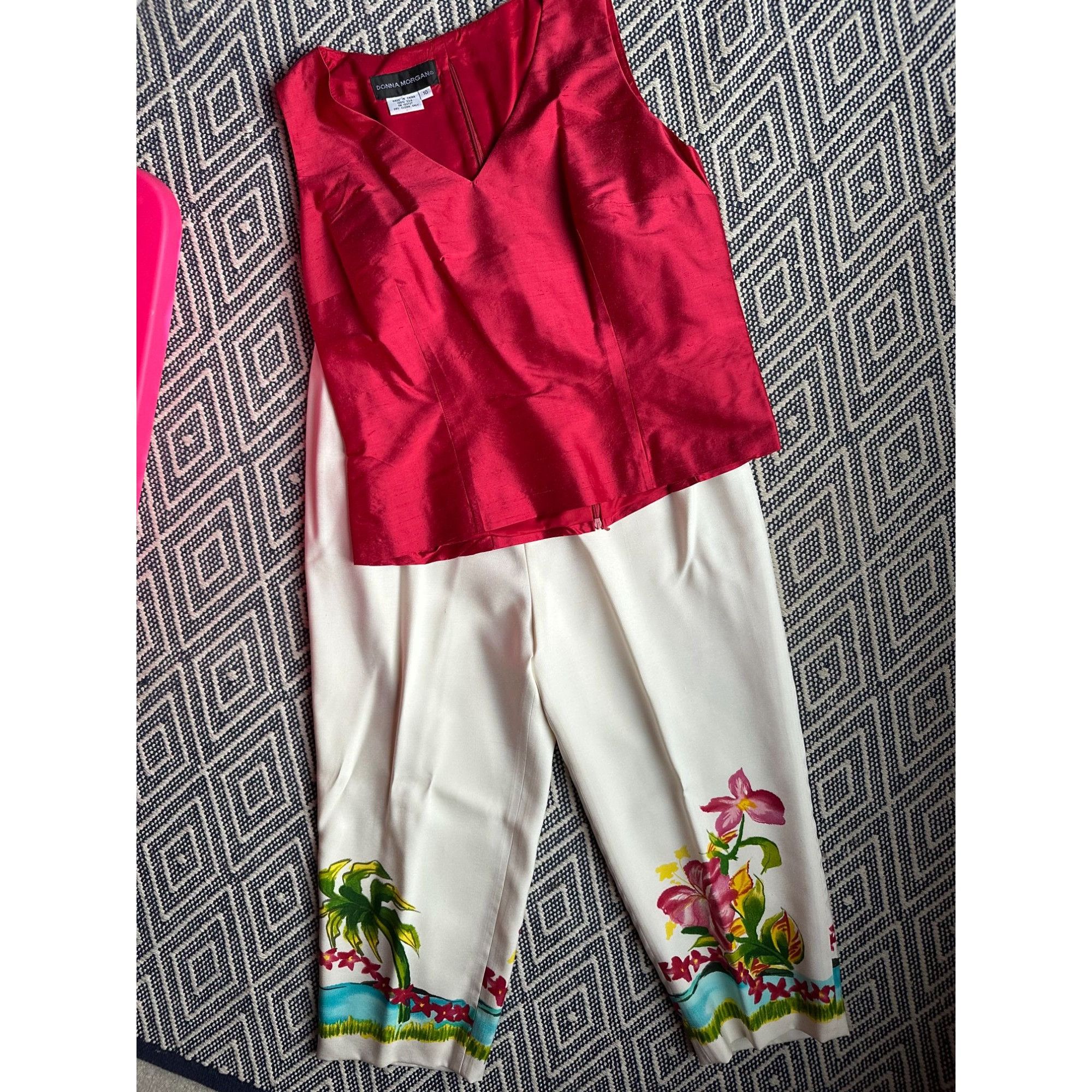 Donna Morgan NWT Donna Morgan 2pc silk pants set Sleeveless top and flora Size L / US 10 / IT 46 - 8 Thumbnail