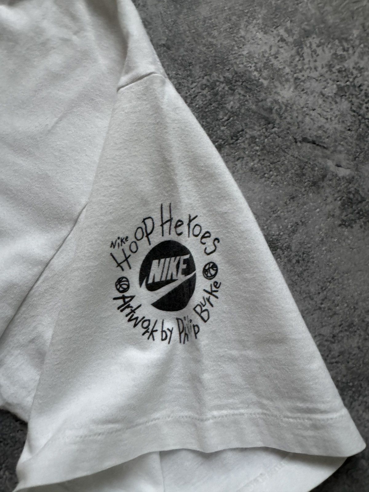 Nike Vintage 90s Nike Air Jordan HOOP HEROES PHILIP BURKE T-SHIRT Size US M / EU 48-50 / 2 - 8 Thumbnail