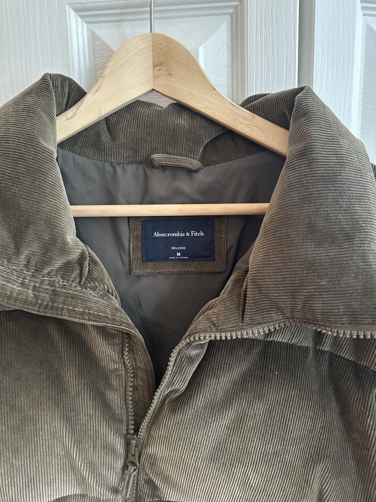 Abercrombie & Fitch ANF Corduroy Puffer Jacket Size US M / EU 48-50 / 2 - 2 Thumbnail