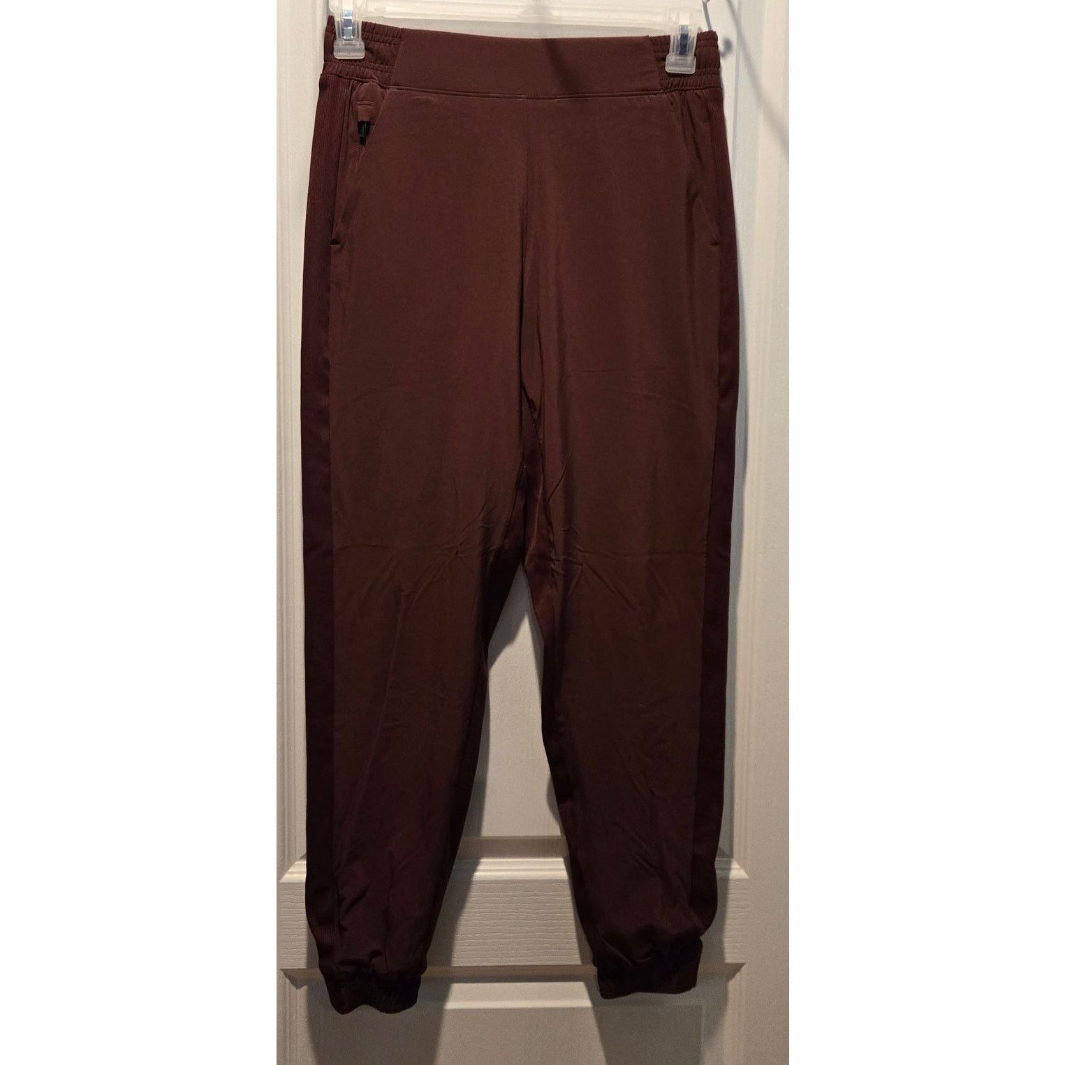 Athleta Athleta joggers sz 4 wine color Size 27" / US 4 / IT 40 - 1 Thumbnail