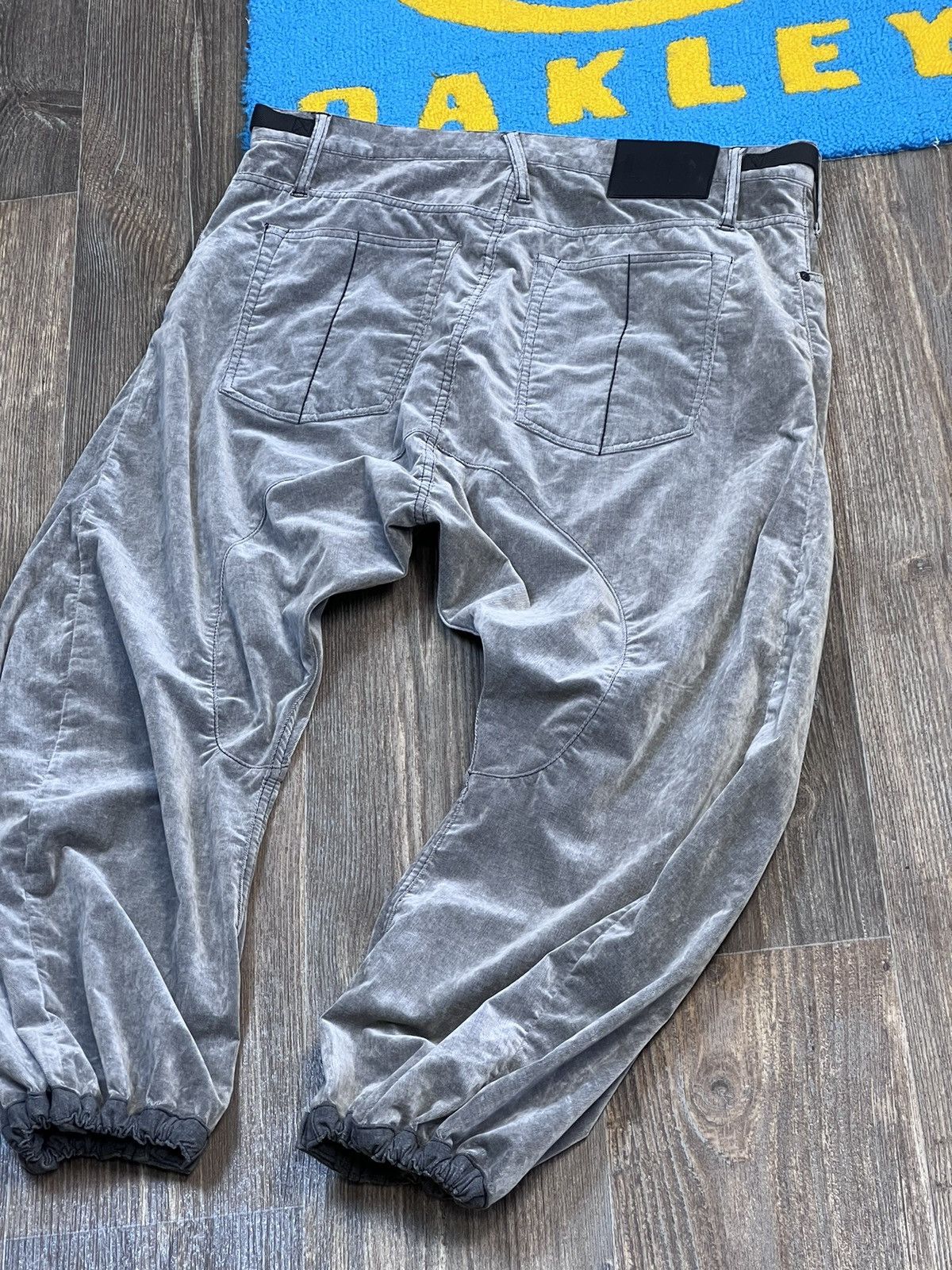 Le Grande Bleu (L.G.B.) Le Grande Bleu Corduroy Cropped Drop Crotch silver pants Size US 32 / EU 48 - 11 Thumbnail