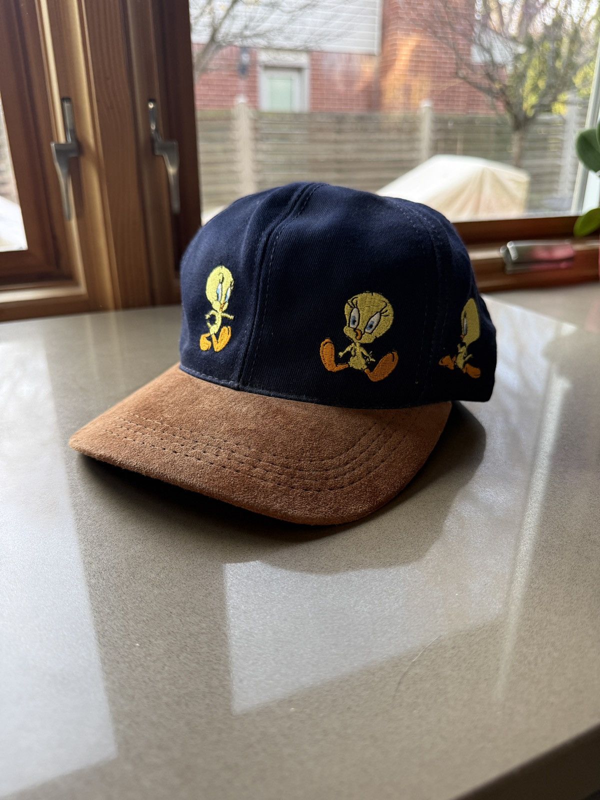 Warner Bros Vintage 90s Tweety Bird Suede Brim Snapback Hat Size ONE SIZE - 1 Thumbnail