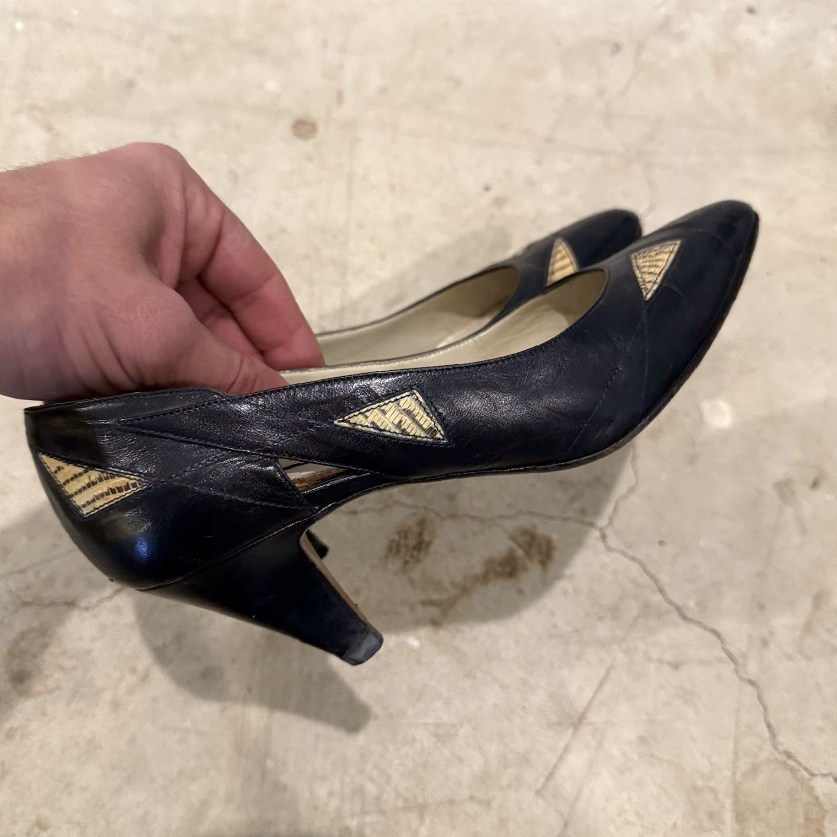 Bally VINTAGE Bally Pumps Heels Womens 6M Black Leather Heel Italy - 90s Stiletto Pump, Pointed Toe, Mid Heel, Pre-owned Good, US 6 Size US 6 / IT 36 - 4 Thumbnail