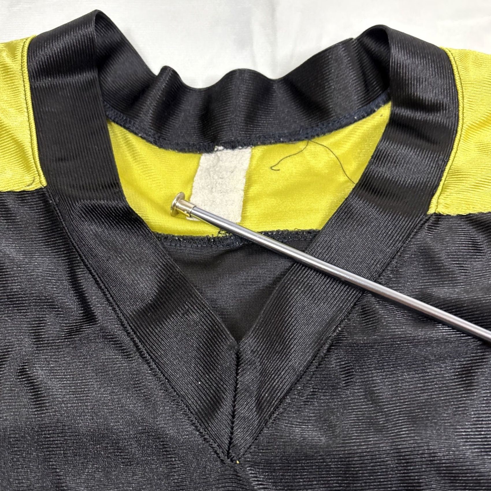 Nike VINTAGE Nike Y2K Jersey Cut Tag XXL Short Sleeve Black Yellow Men Mens Short Sleeve Jersey Nike Y2K 2000s Casual Activewear Size US XXL / EU 58 / 5 - 4 Thumbnail
