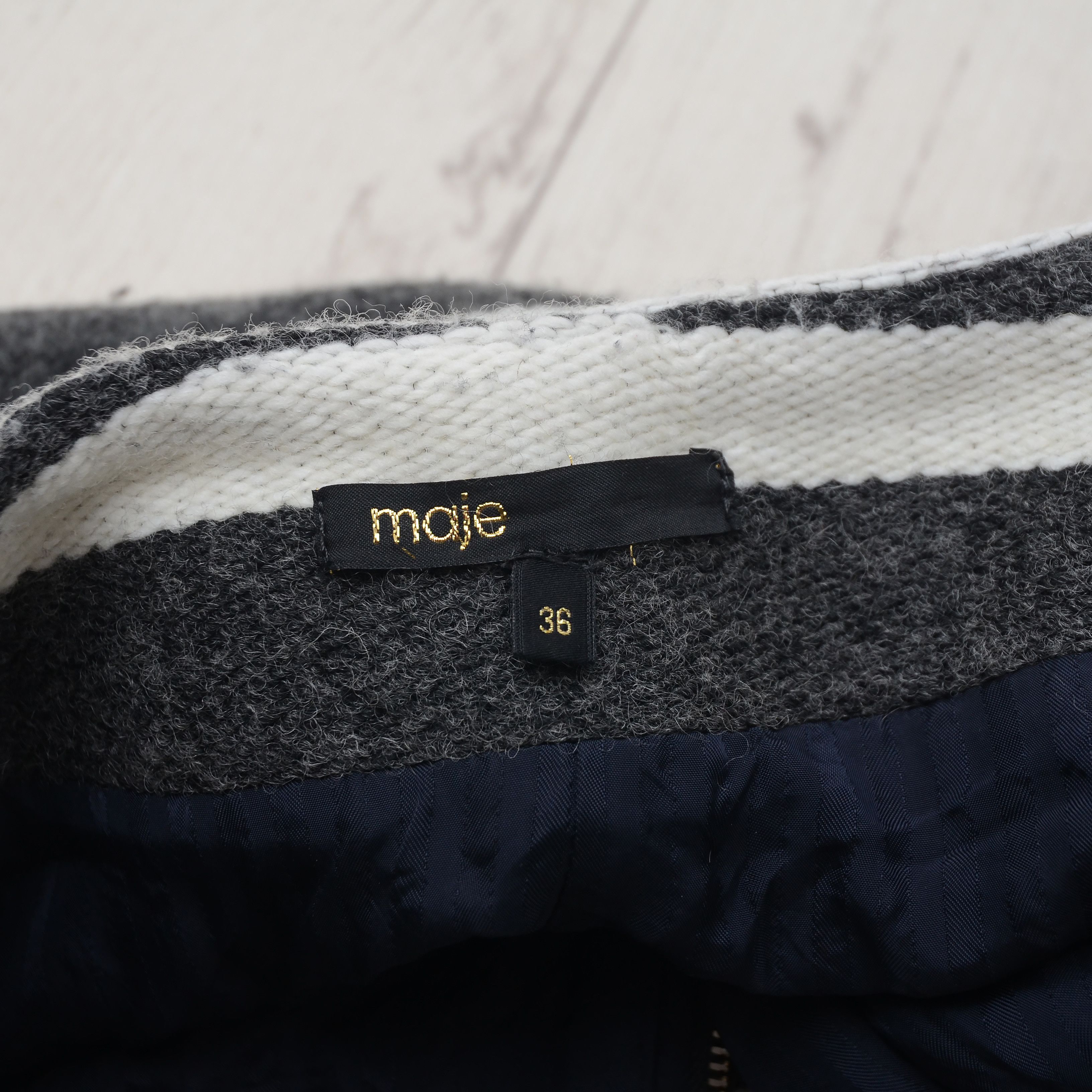 Maje CHANEL BOUTIQUE MADE IN FRANCE SKIRT Size 25" / US 0 / IT 36 - 8 Thumbnail