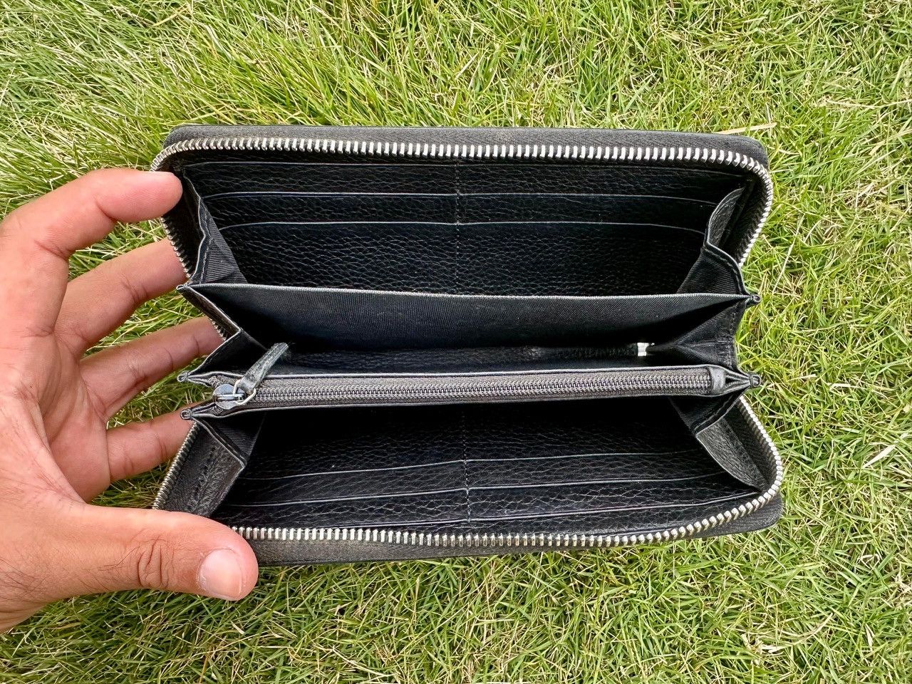 Gucci Authentic Gucci Soho Studded Leather Zippy Wallet Size ONE SIZE - 5 Thumbnail