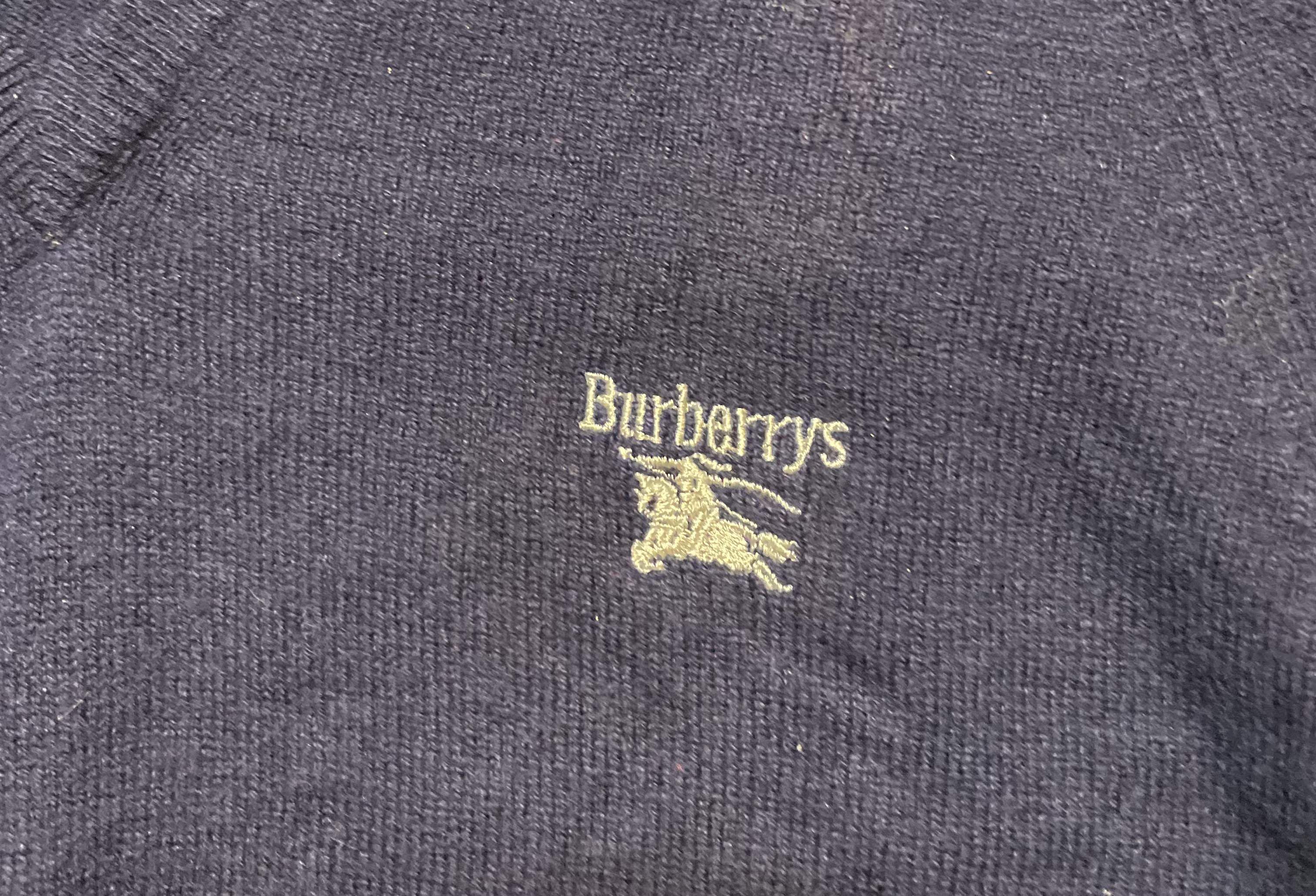 Burberry Vintage Burberrys Navy Wool V Neck Sweater Size US M / EU 48-50 / 2 - 2 Thumbnail