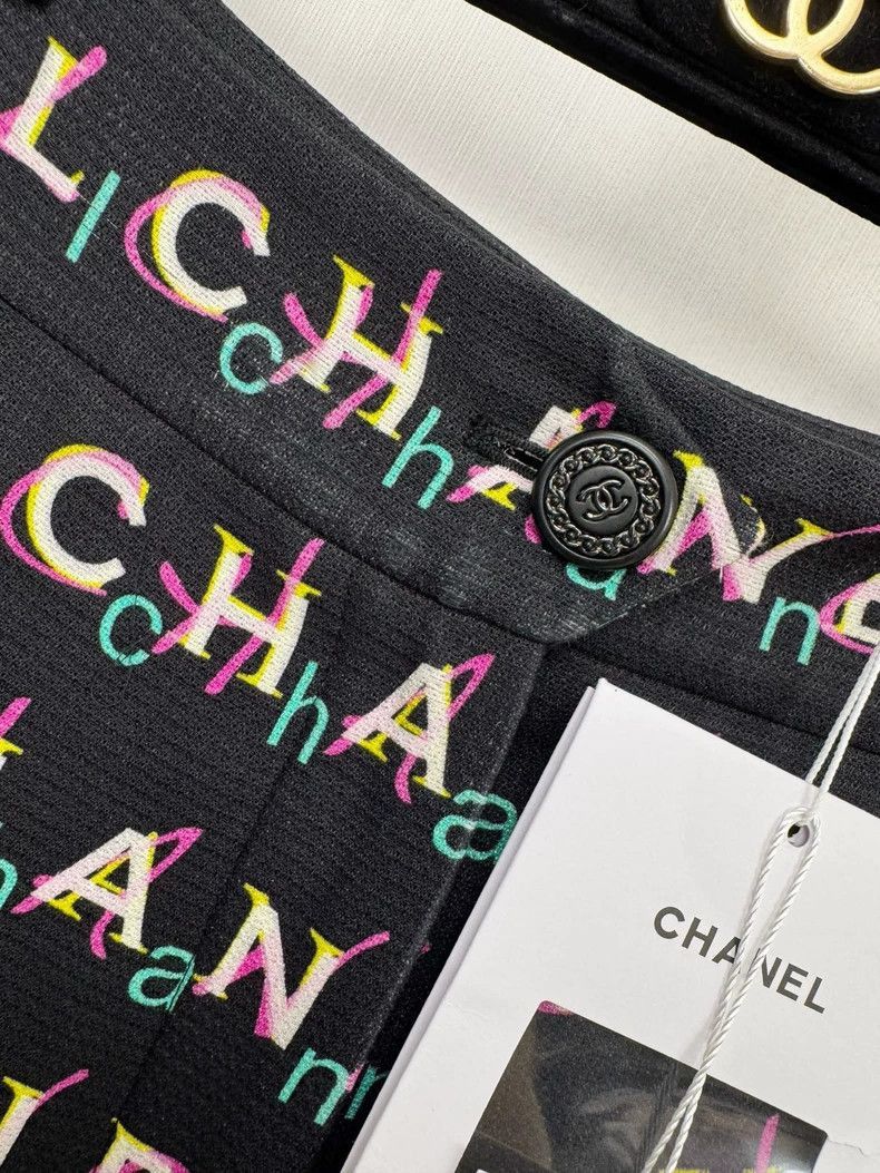 Chanel Chanel Graffiti Print Short Pants Size 37" - 2 Thumbnail