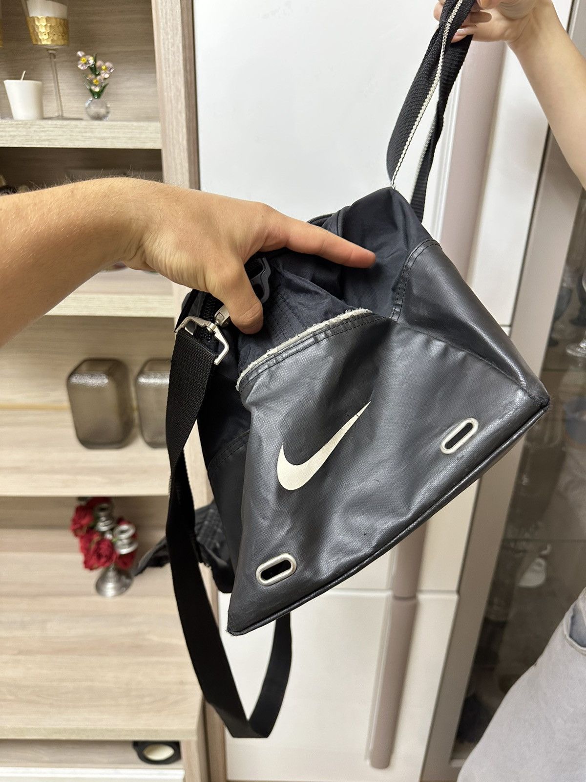 Nike Vintage 90s Nike Crazy Sport Bag Luggage Black Shoulder Bag Size ONE SIZE - 14 Thumbnail