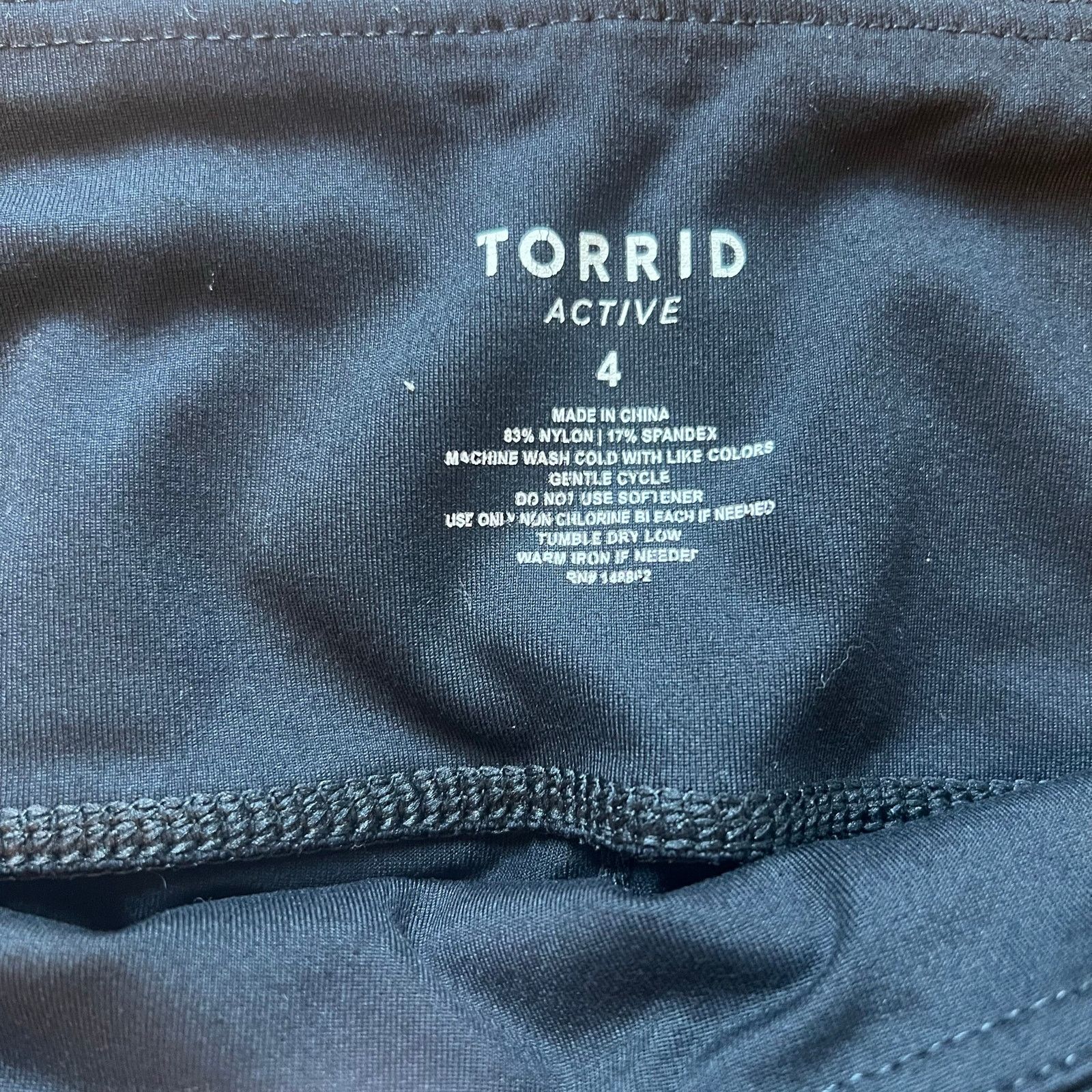 Other TORRID Plus Size 4 Capri Active Leggings with Side Pocket Size 27" / US 4 / IT 40 - 10 Thumbnail