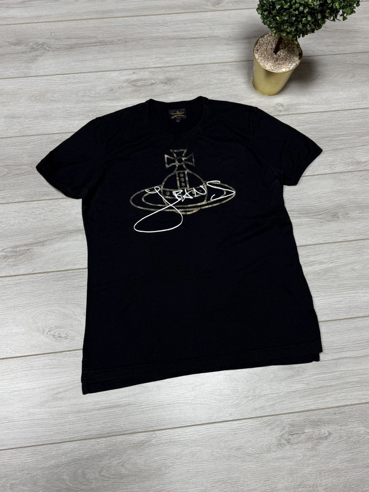 Vivienne Westwood Vivienne Westwood big gold foil jeans orb tee shirt black Size US XL / EU 56 / 4 - 2 Thumbnail