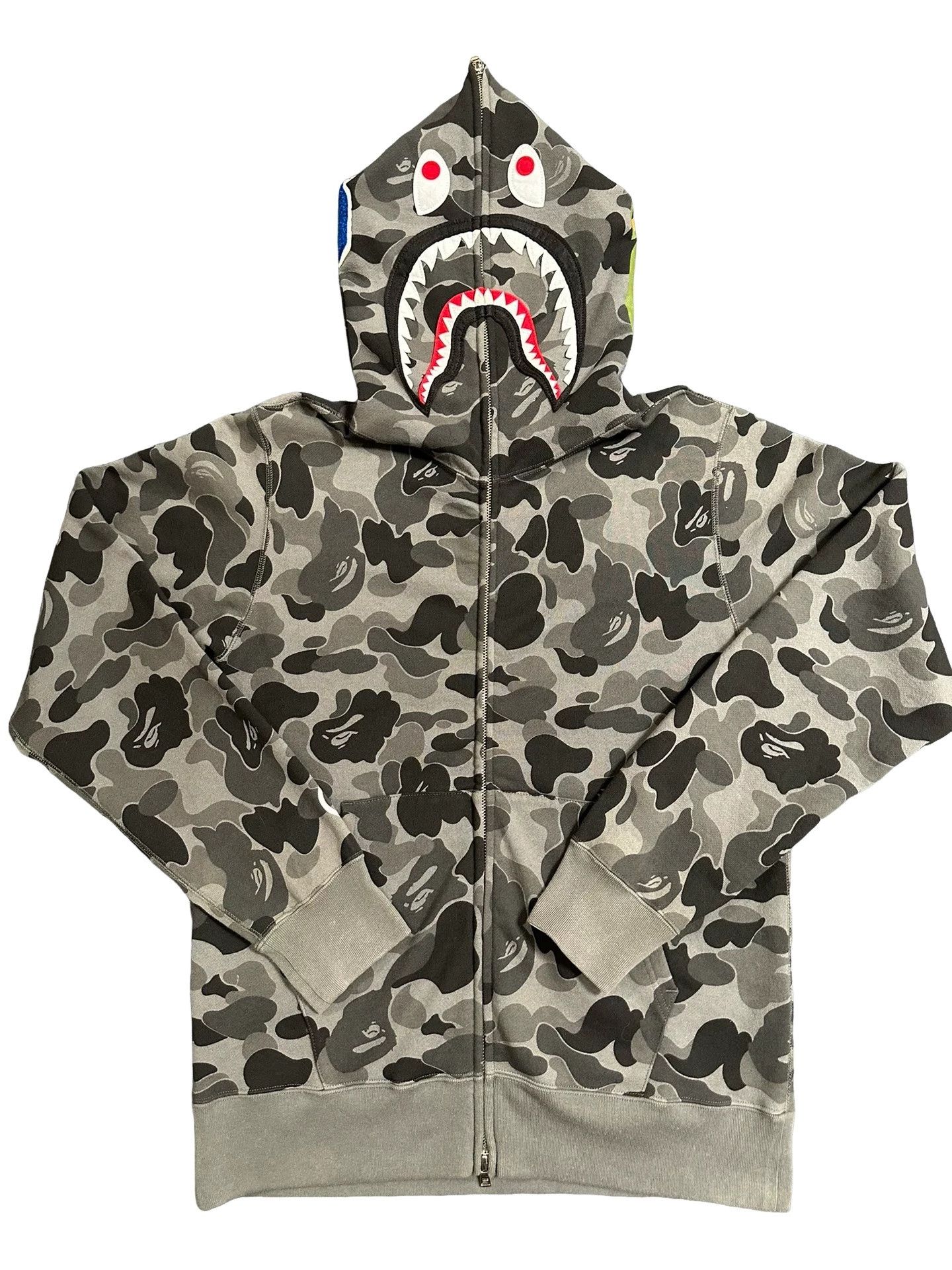 Bape A Bathing Ape ABC Camo Shark Hoodie Size L Size US L / EU 52-54 / 3 - 1 Thumbnail