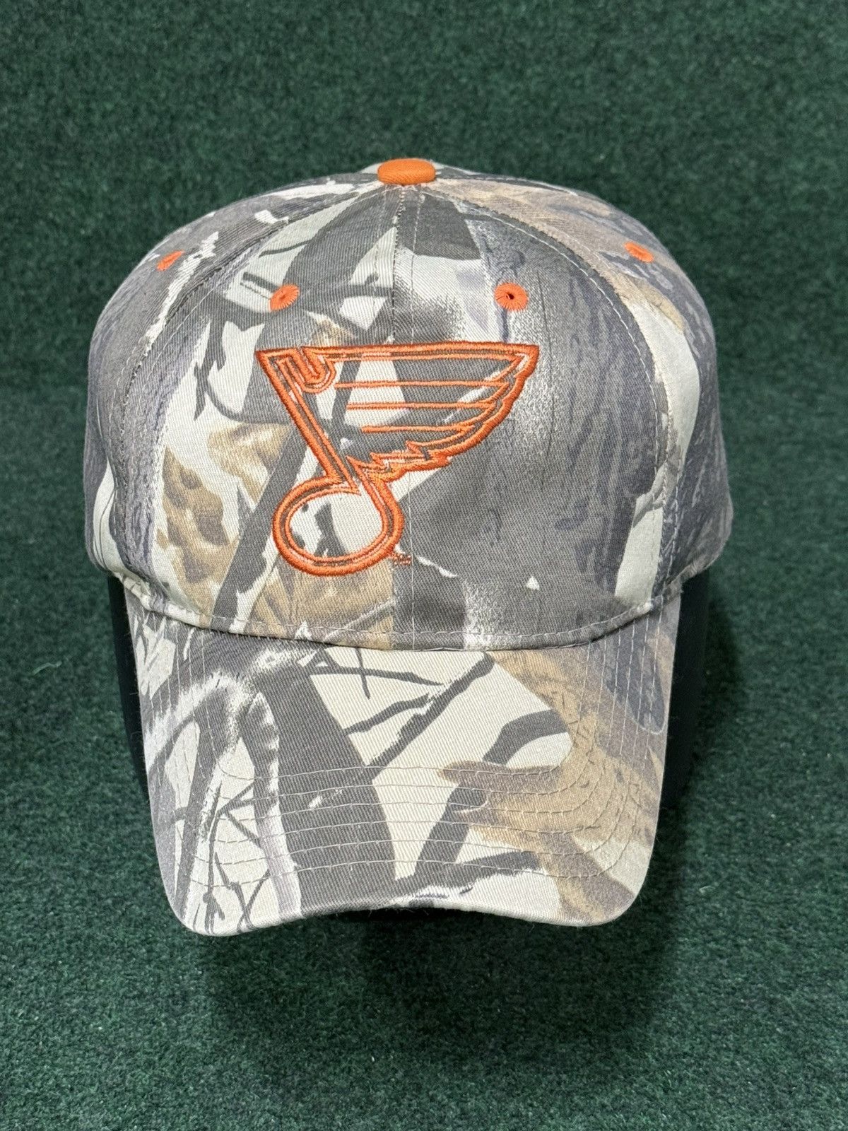 NHL St Louis Blues Camo Hat Size ONE SIZE - 1 Thumbnail