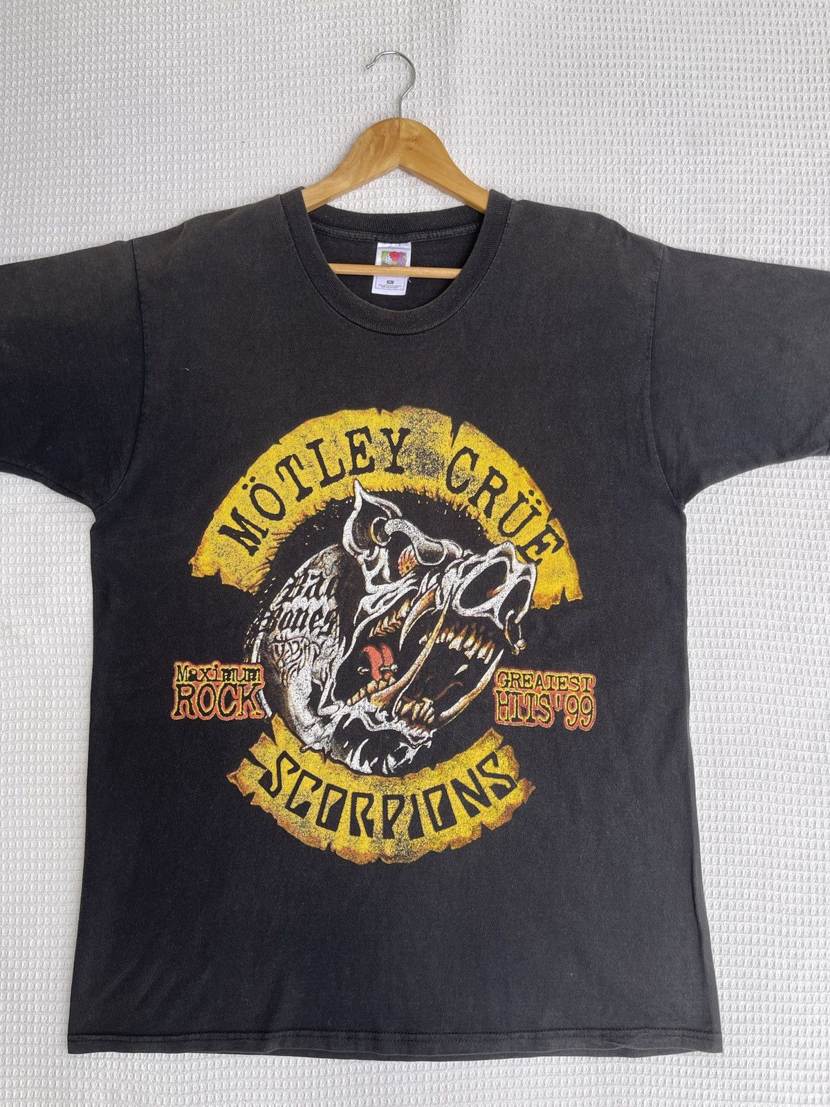 Band Tees Rarest🔥Vtg MOTLEY CRUE x SCORPIONS Greatest Hit’s 99 Size US XL / EU 56 / 4 - 9 Thumbnail
