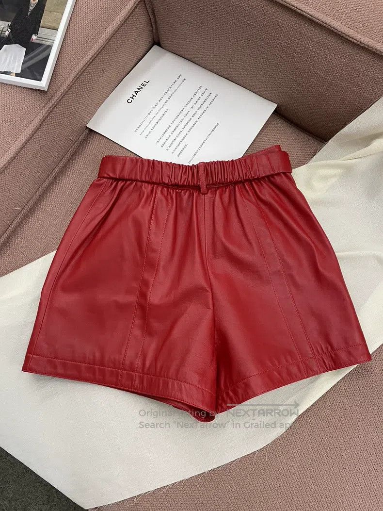 Chanel Chanel Red sheepskin double C belt shorts Size 24" / US 00 / IT 34 - 3 Thumbnail