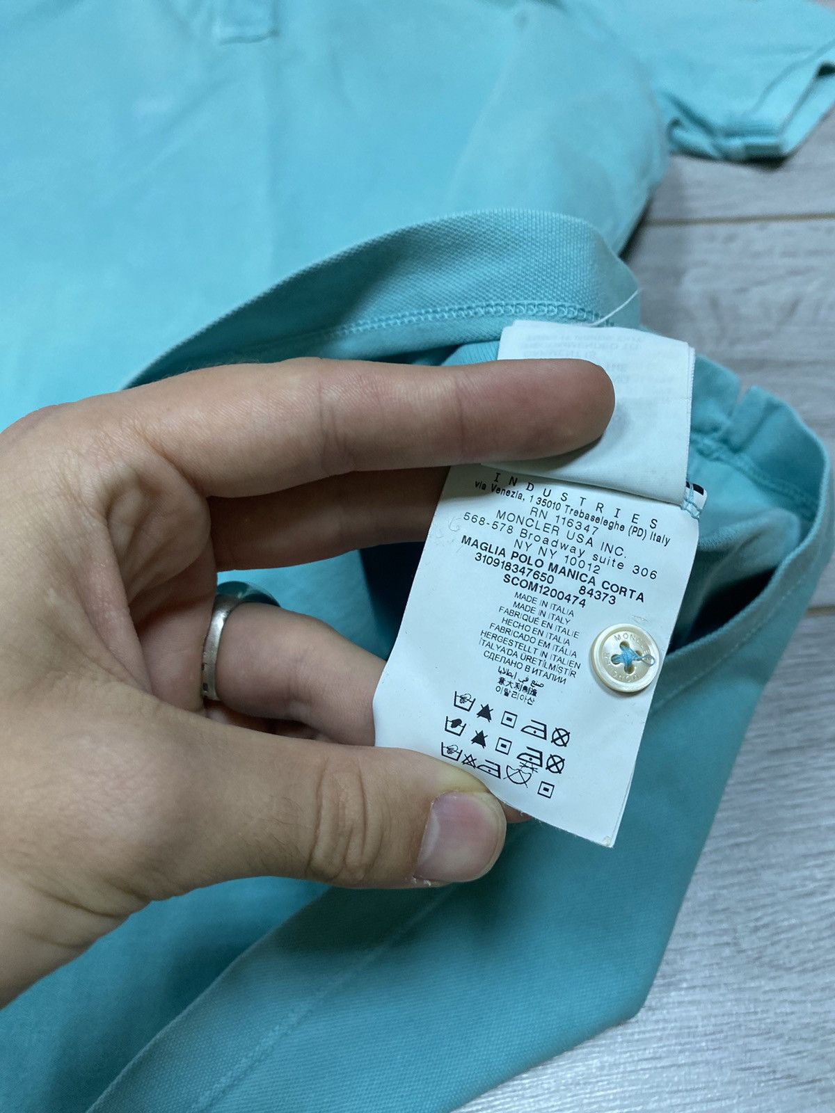 Moncler Moncler vintage France 🇫🇷 painted big logo polo Manica Corta Size US L / EU 52-54 / 3 - 7 Thumbnail