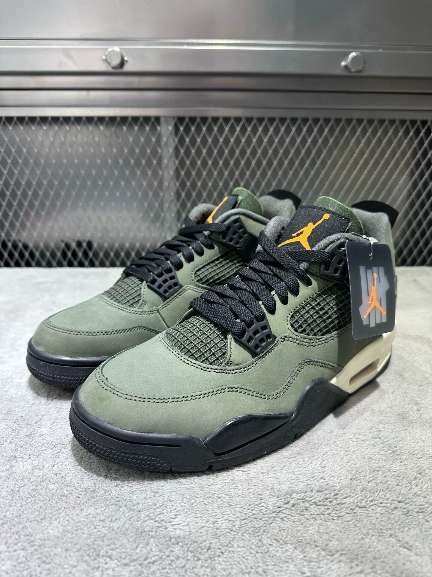 Nike Nike Green Lowtop Sneakers 43 Men Size US 10 / EU 43 - 1 Thumbnail