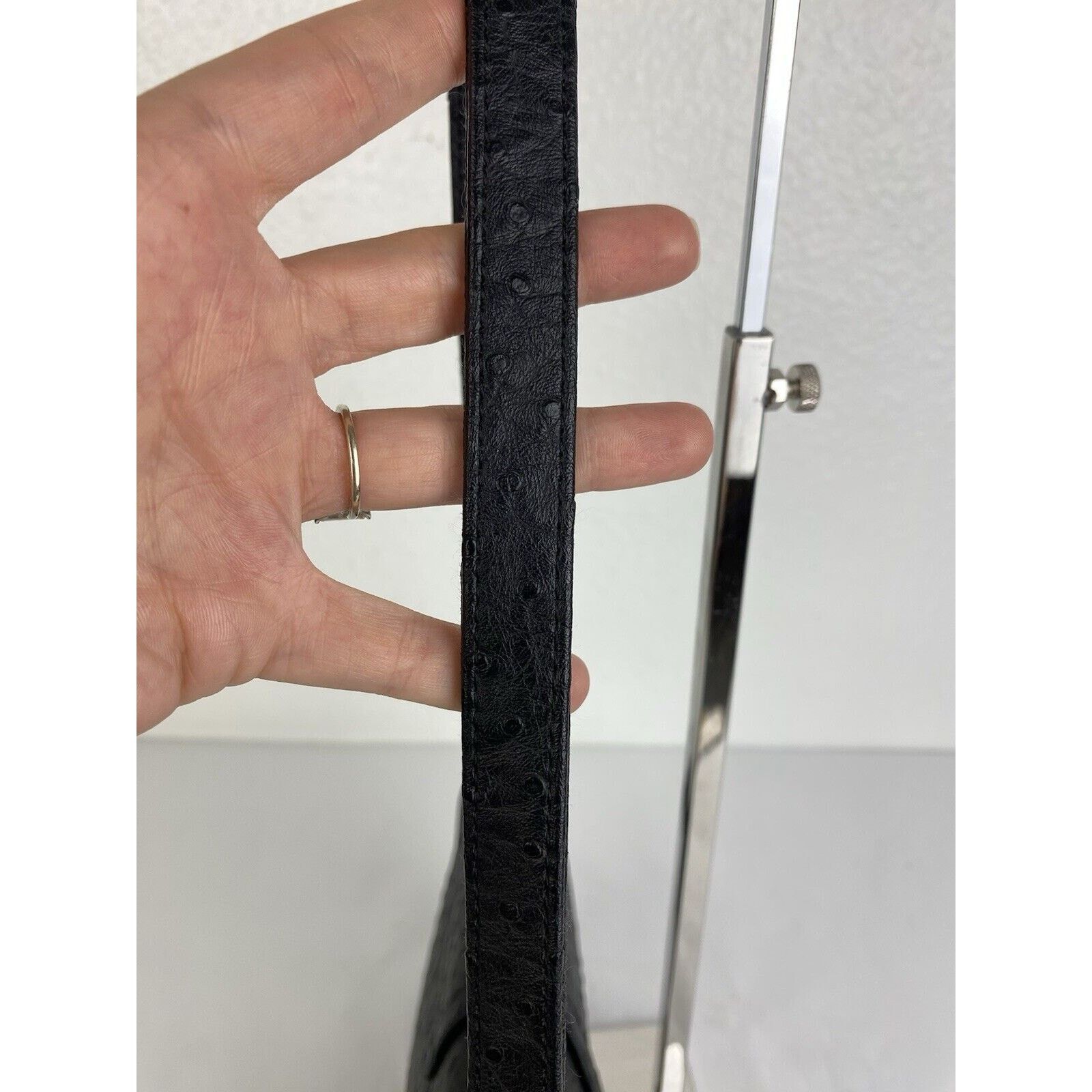Tommy Hilfiger VTG Tommy Hilfiger Black Ostrich Leather Small Shoulder Bag Size ONE SIZE - 6 Thumbnail