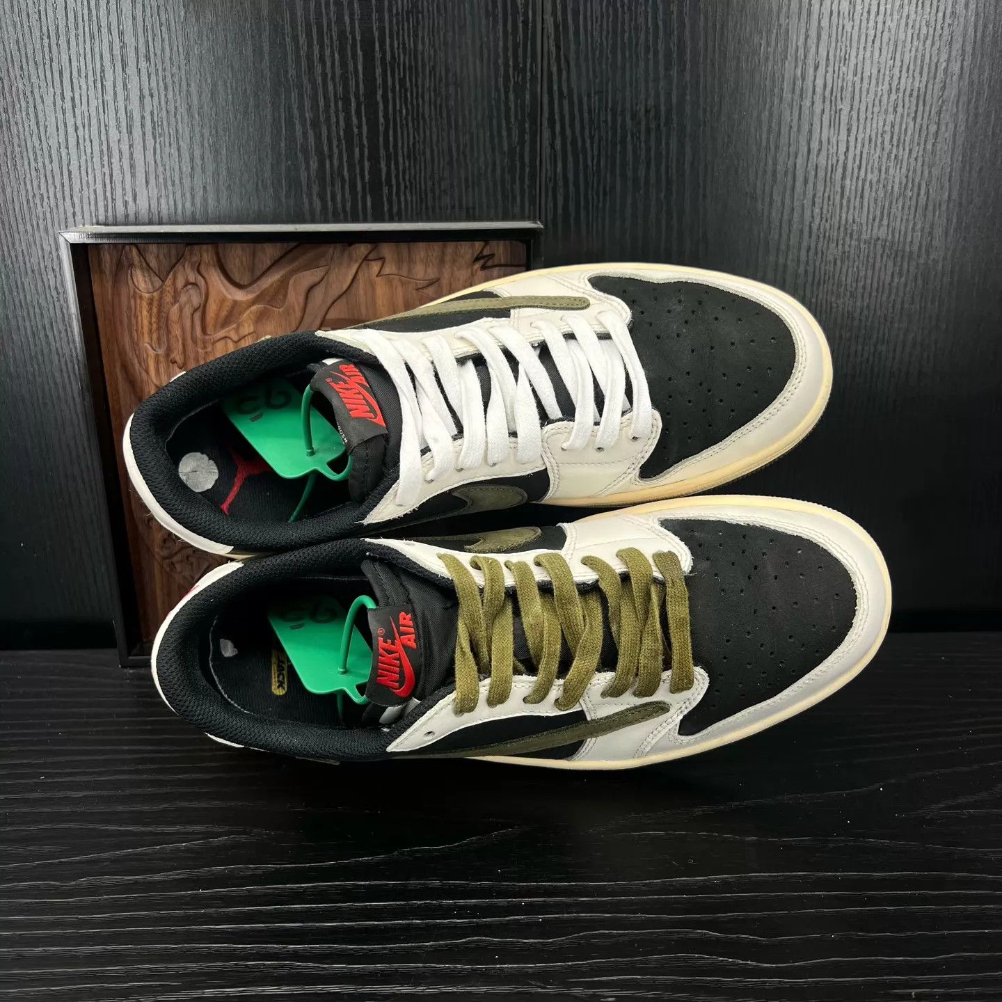 Travis Scott Travis Scott x AJ1 Low Olive Barbed 5.0 42.5 New Size US 10.5 / EU 43-44 - 2 Thumbnail