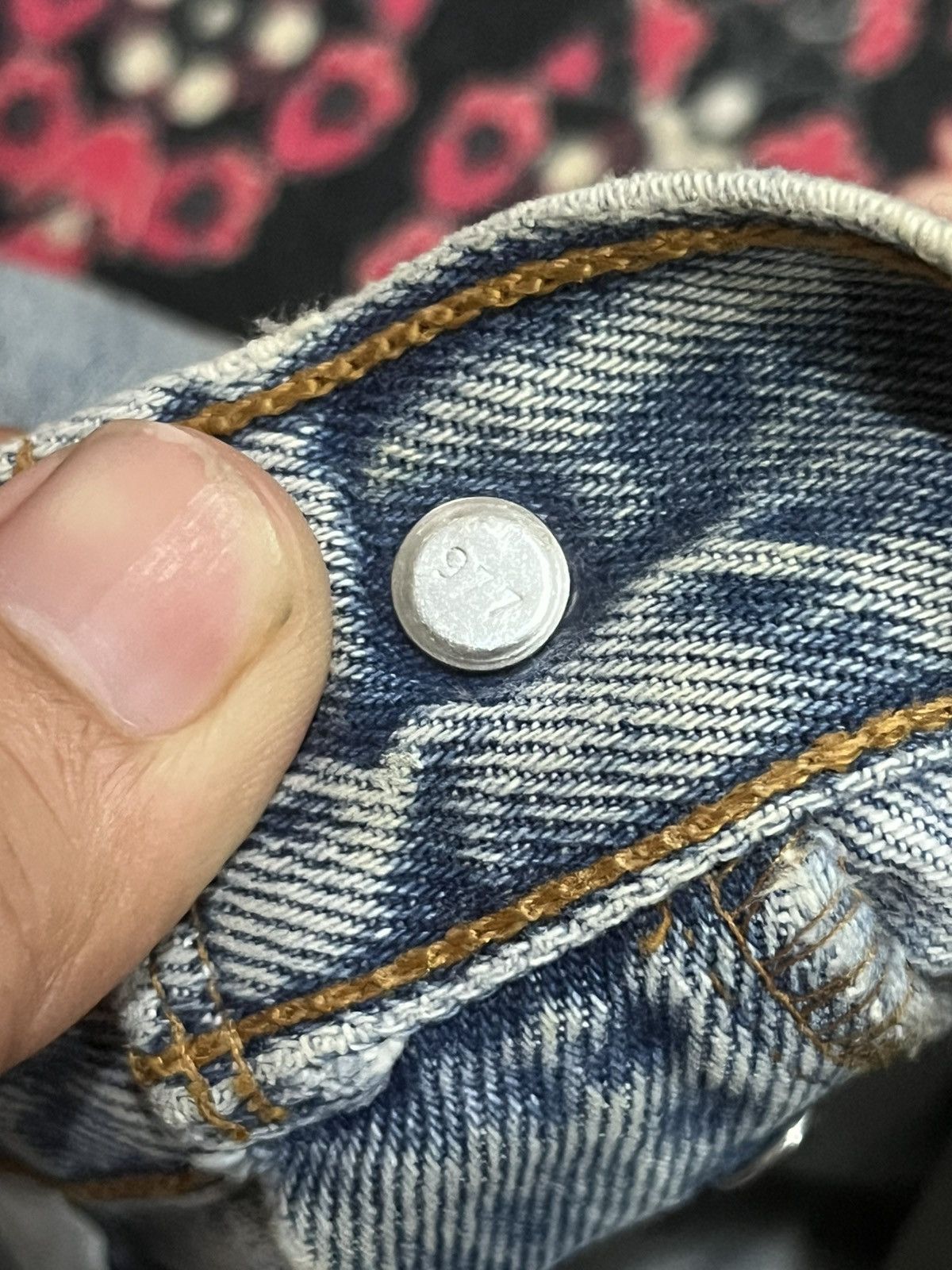 Levi's Vintage 90s Levi’s 501 Buttonfly Light Blue Washed Rip Jeans Size US 36 / EU 52 - 7 Thumbnail