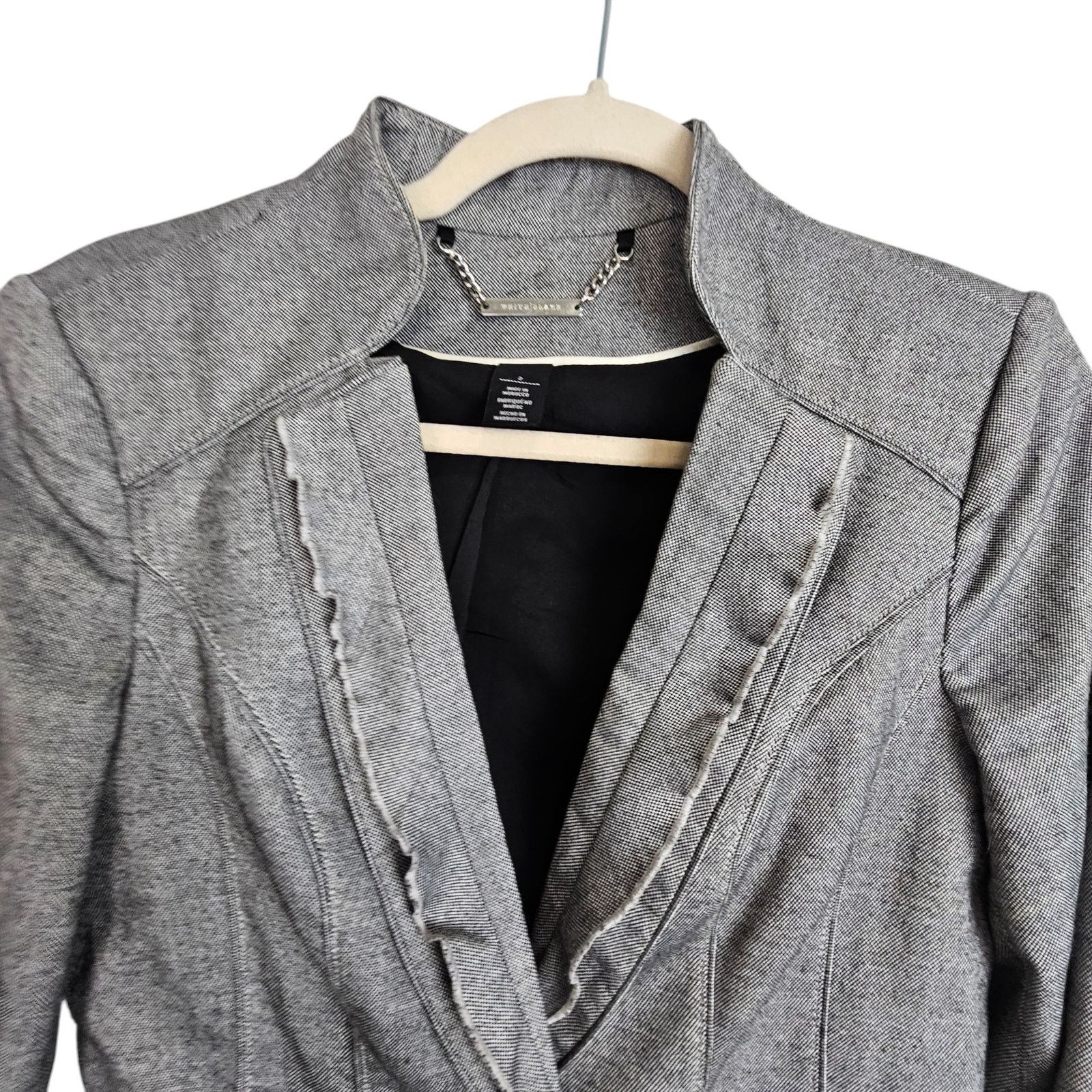 White House Black Market White House Black Market Womens Peplum Crop Blazer 2 Career Size XS / US 0-2 / IT 36-38 - 2 Thumbnail