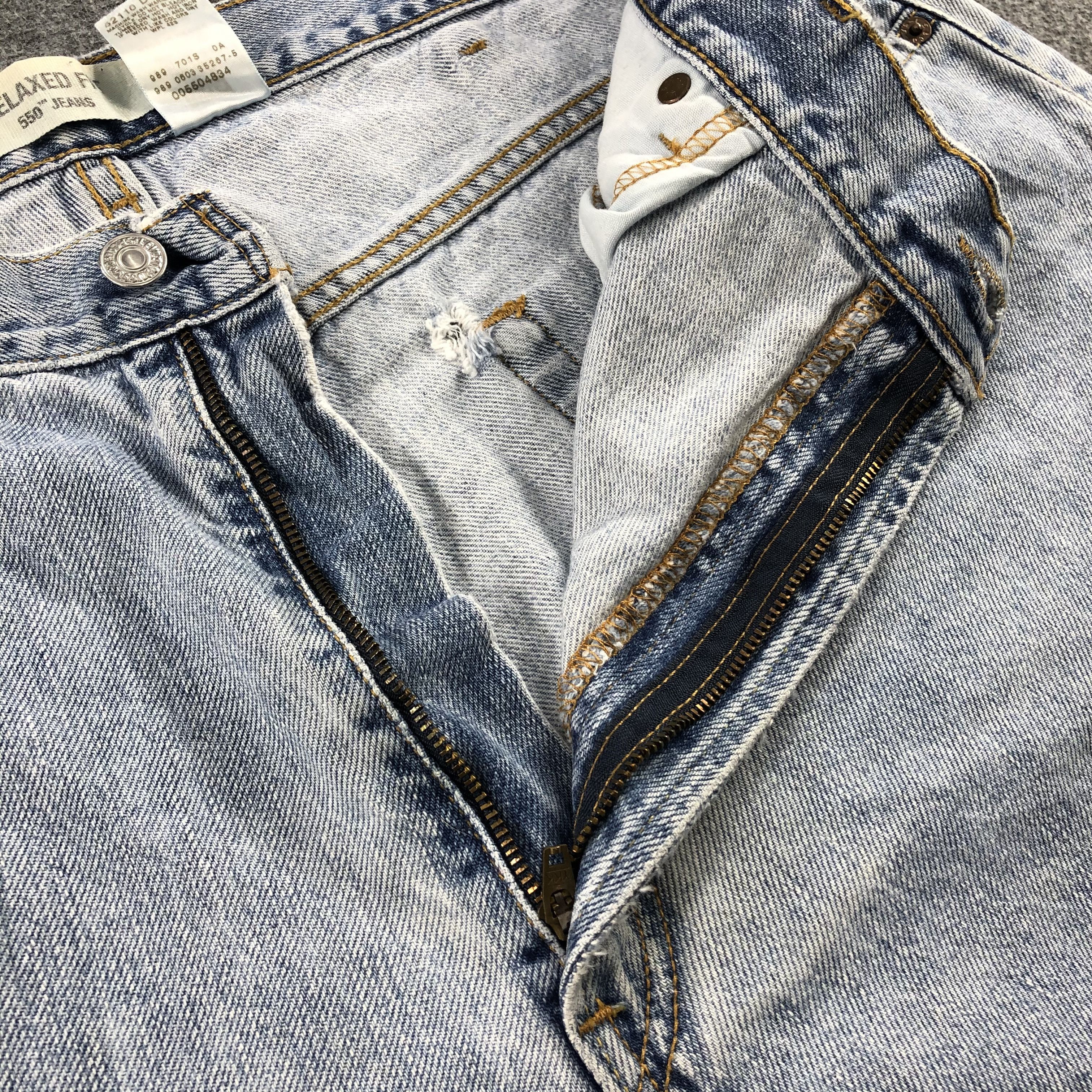 Levi's Vintage Blue Wash Levis 550 Jeans-J1620 Size US 39 - 12 Thumbnail