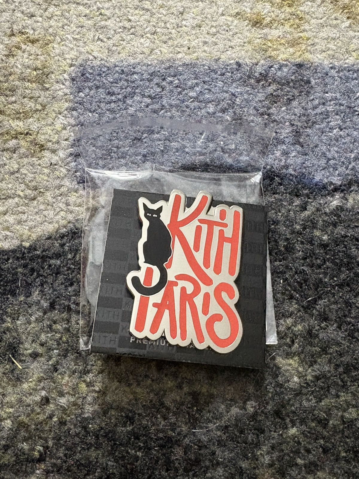 Kith Kith Paris Instore Exclusive Pin Size ONE SIZE - 1 Thumbnail