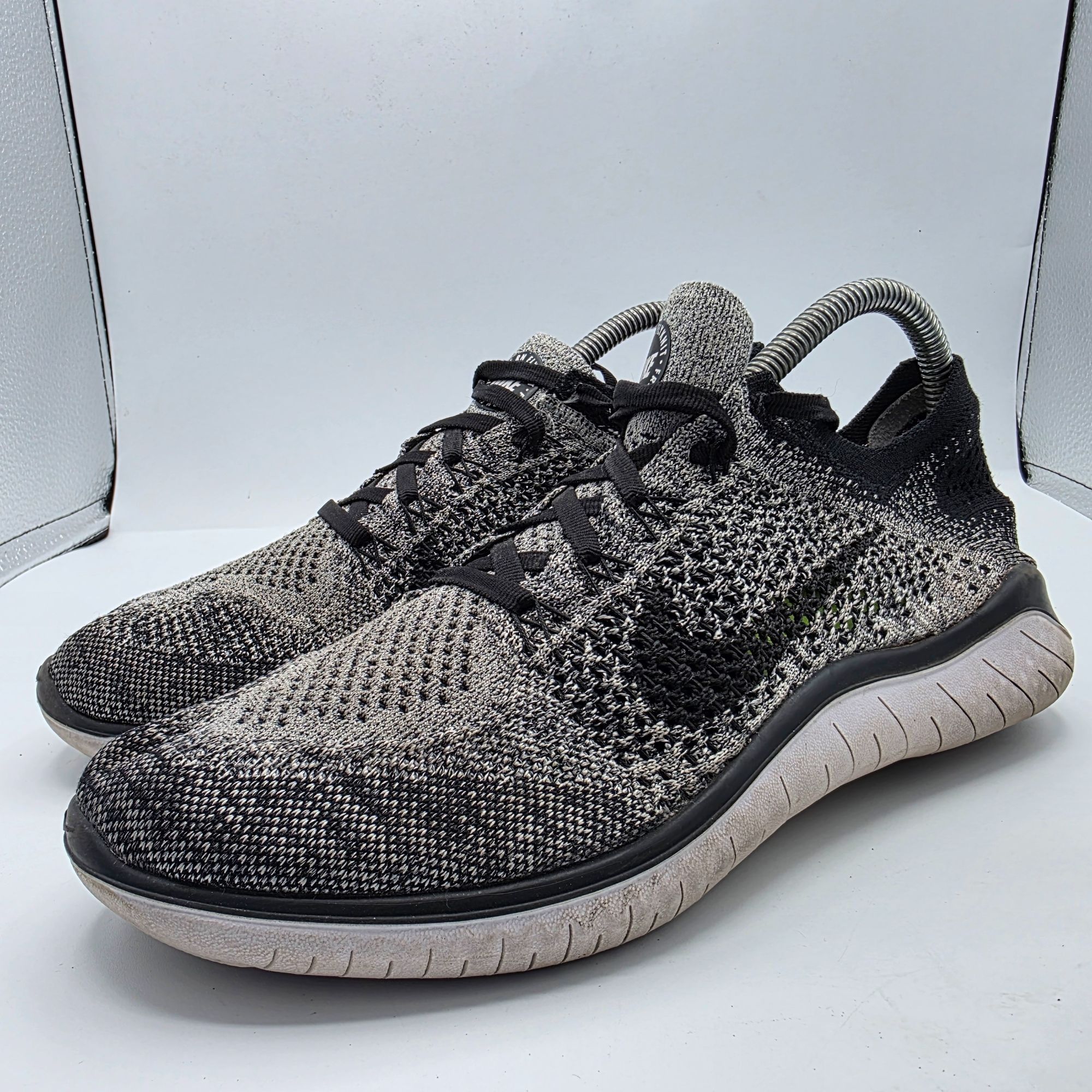 Nike Nike Free RN Flyknit Womens Size 9.5 Black Oreo Running Shoe Size US 9.5 / IT 39.5 - 4 Thumbnail
