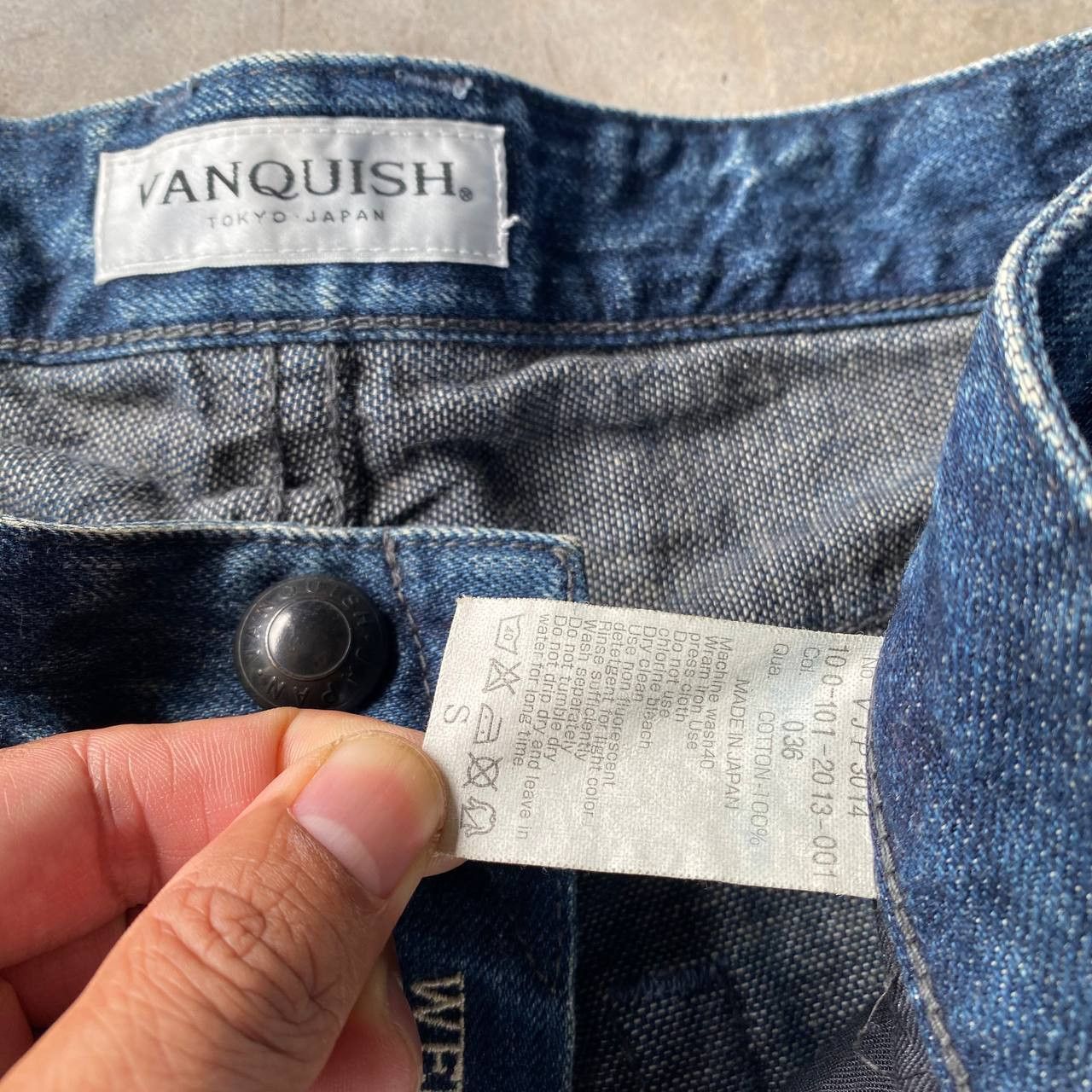 Tornado Mart RYO ISHIKAWA BY VANQUISH TOKYO JAPAN DISTRESSED BLUEWASH Size US 28 / EU 44 - 14 Thumbnail