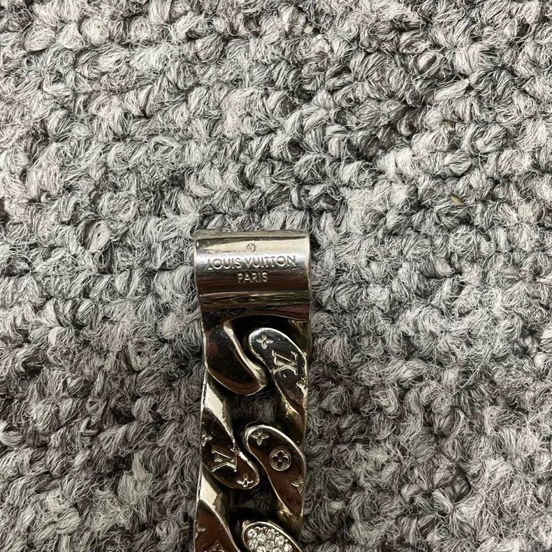 Louis Vuitton Louis Vuitton Soapy Thick Chain Pattern Cuba Bracelet Size ONE SIZE - 4 Thumbnail