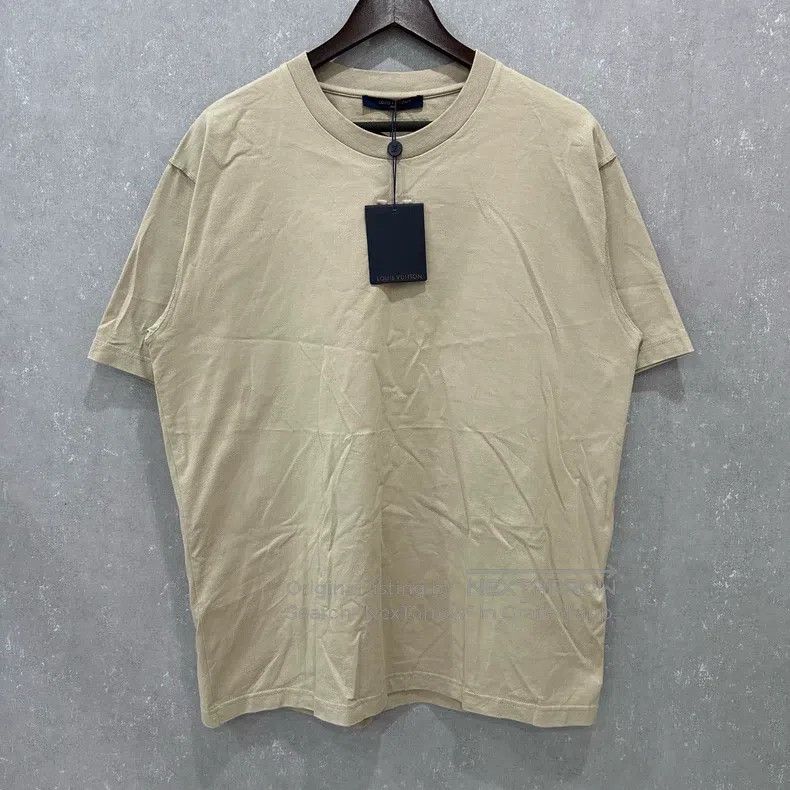 Louis Vuitton Louis Vuitton Embossed logo short sleeve Size US XL / EU 56 / 4 - 1 Thumbnail