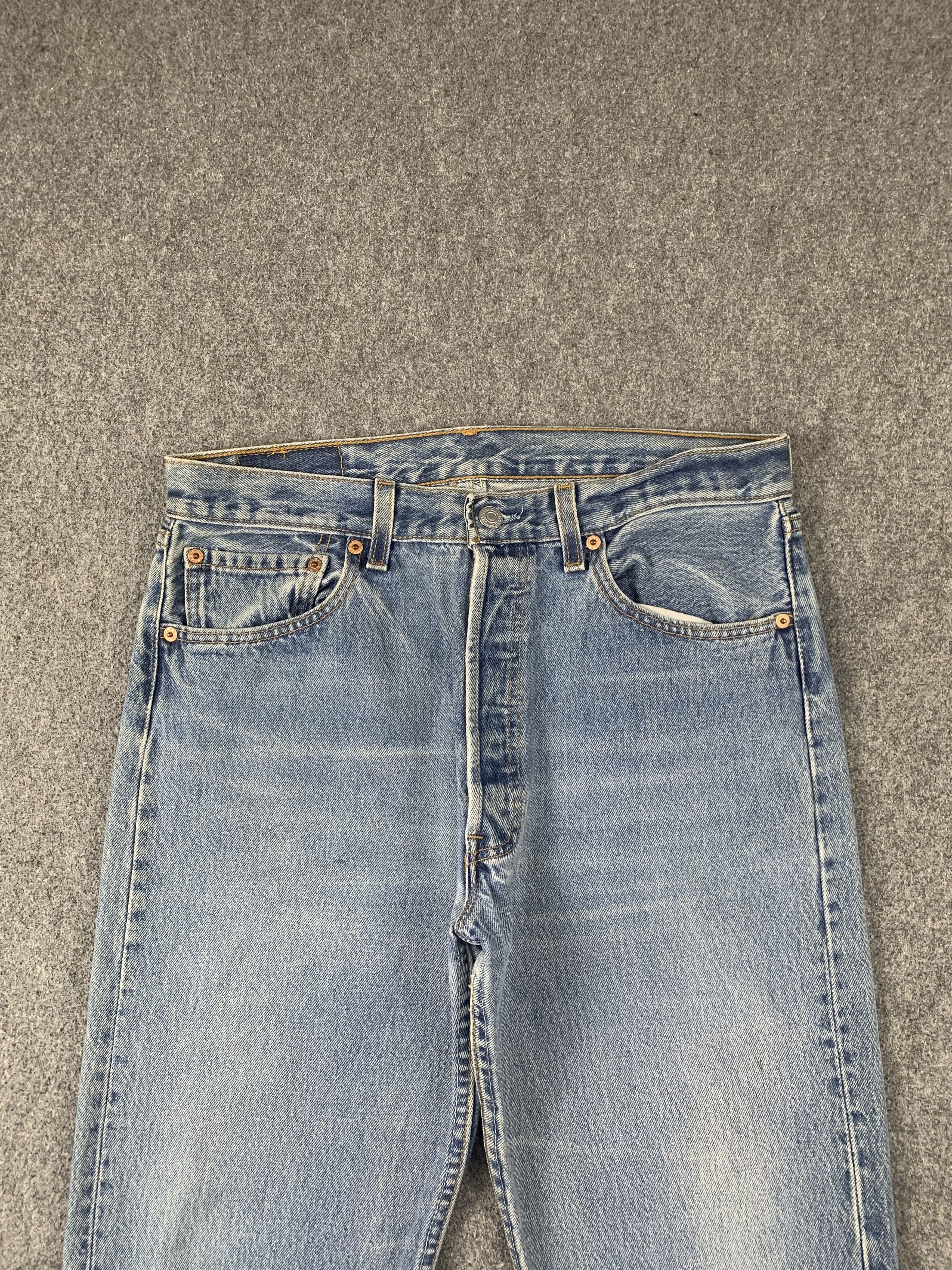 Levi's Vintage Levis 501 Faded Blue Jeans DP2065 Size US 32 / EU 48 - 2 Thumbnail