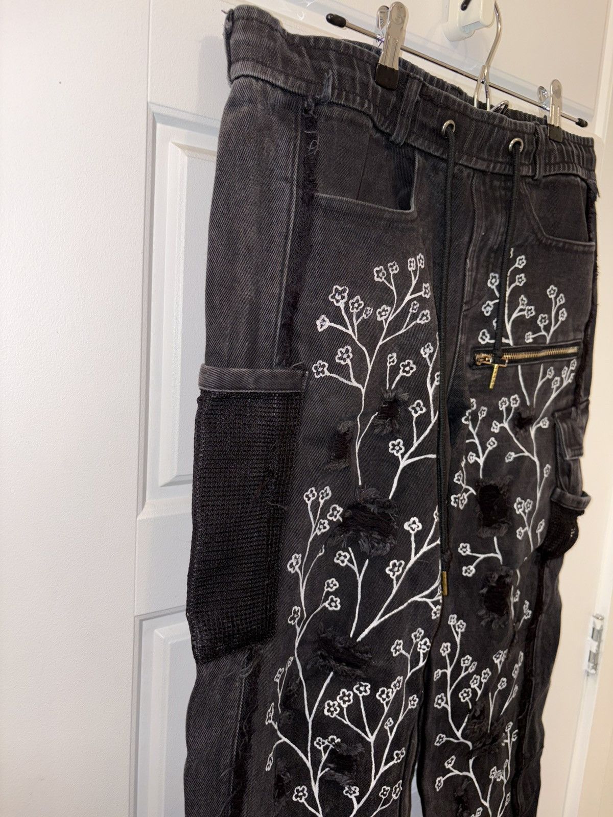 Jakischrist JAKISCHRIST “Floral Distressed Cargo Jeans” Size US 31 - 6 Thumbnail
