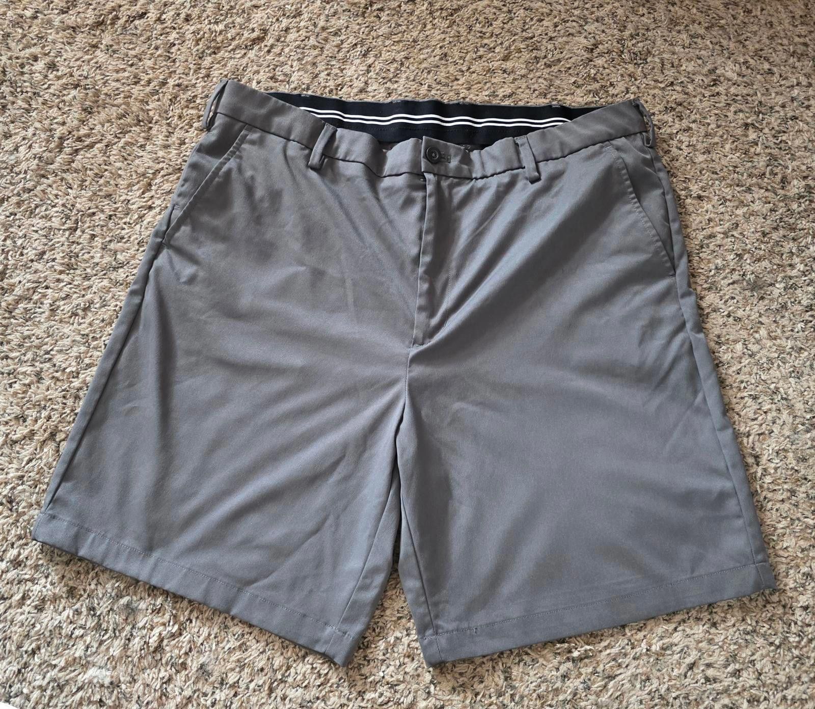 Other Amazon Essentials Mens Shorts Size 40 Gray Flat Front Chino Size US 40 / EU 56 - 3 Thumbnail