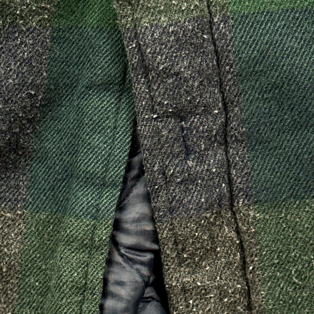 Van Heusen VINTAGE Van Heusen Shirt Jacket Adult LARGE Green Plaid 90s Barn Coat Jacket Men Size US L / EU 52-54 / 3 - 7 Thumbnail