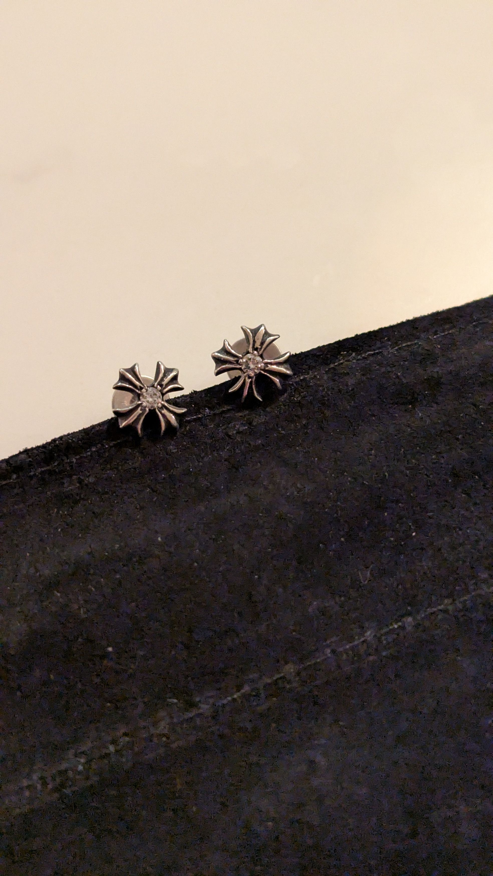 Chrome Hearts Chrome Hearts Plus stud diamond earrings Size ONE SIZE - 2 Thumbnail