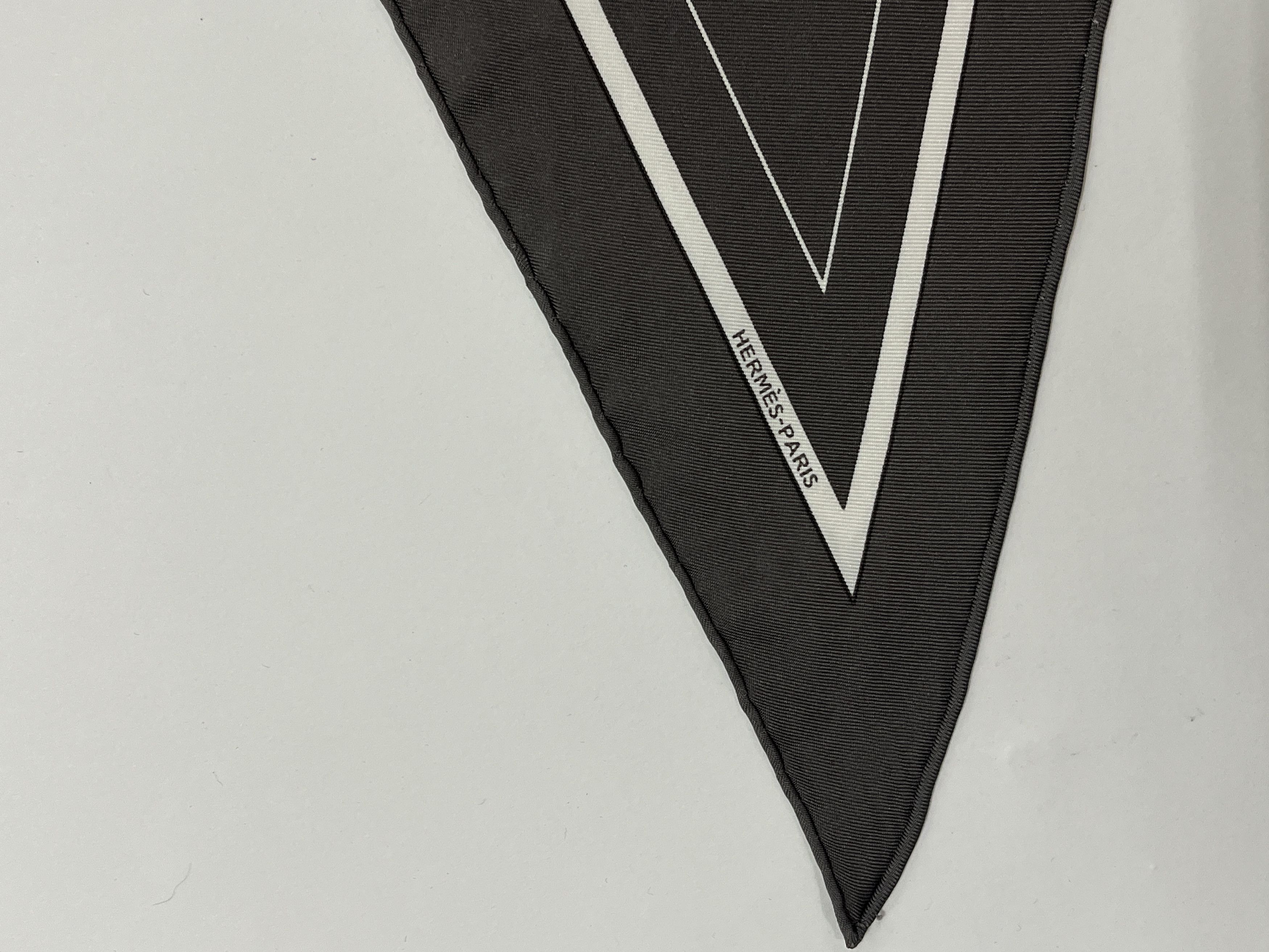 Hermes Hermes Ex Libris Grey Silk Triangle Scarf Size ONE SIZE - 2 Thumbnail