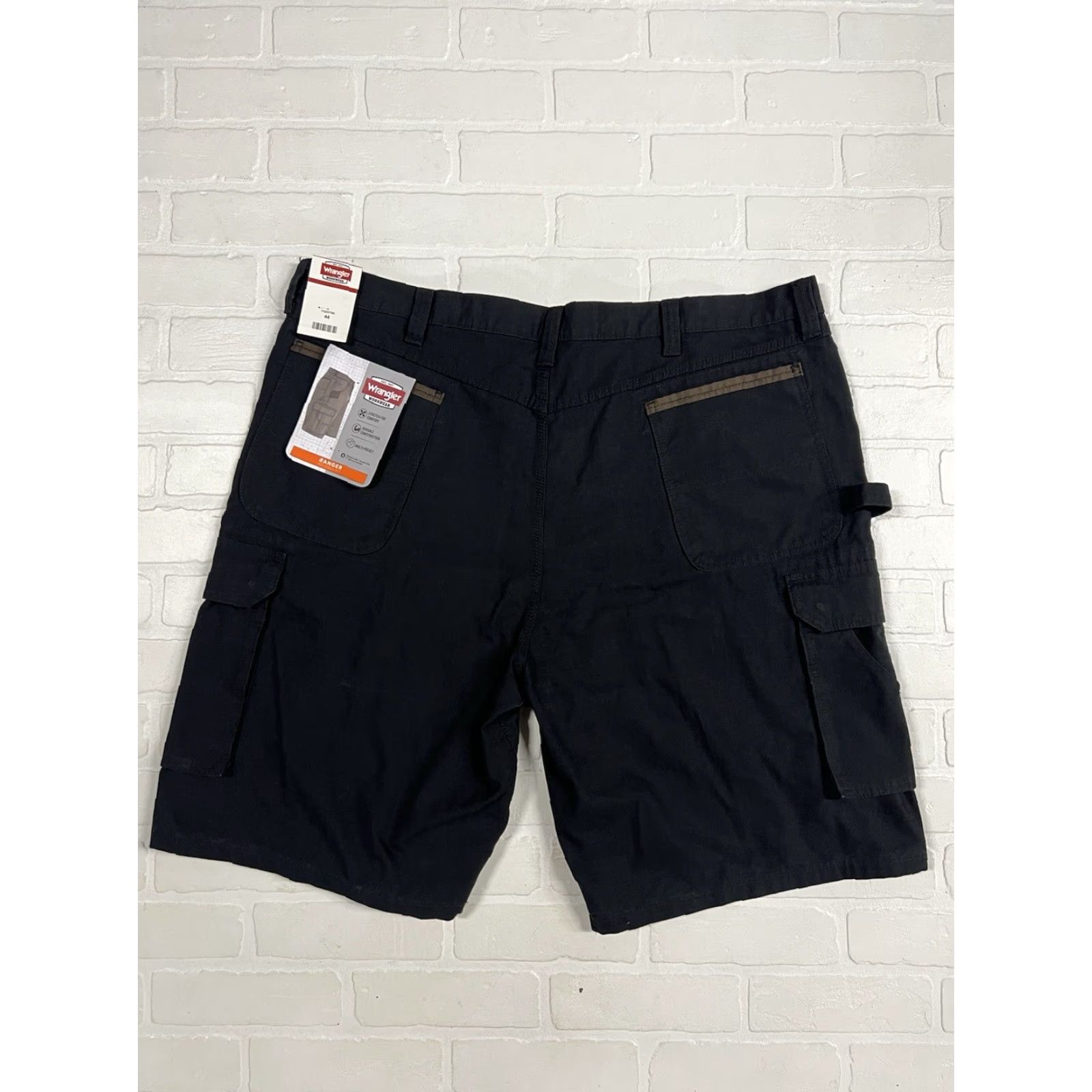 Wrangler WRANGLER Workwear Relaxed Fit RANGER Cargo SHORTS Short Mens 44 Black Cotton Pockets Logo - NWT Size US 44 / EU 60 - 5 Thumbnail