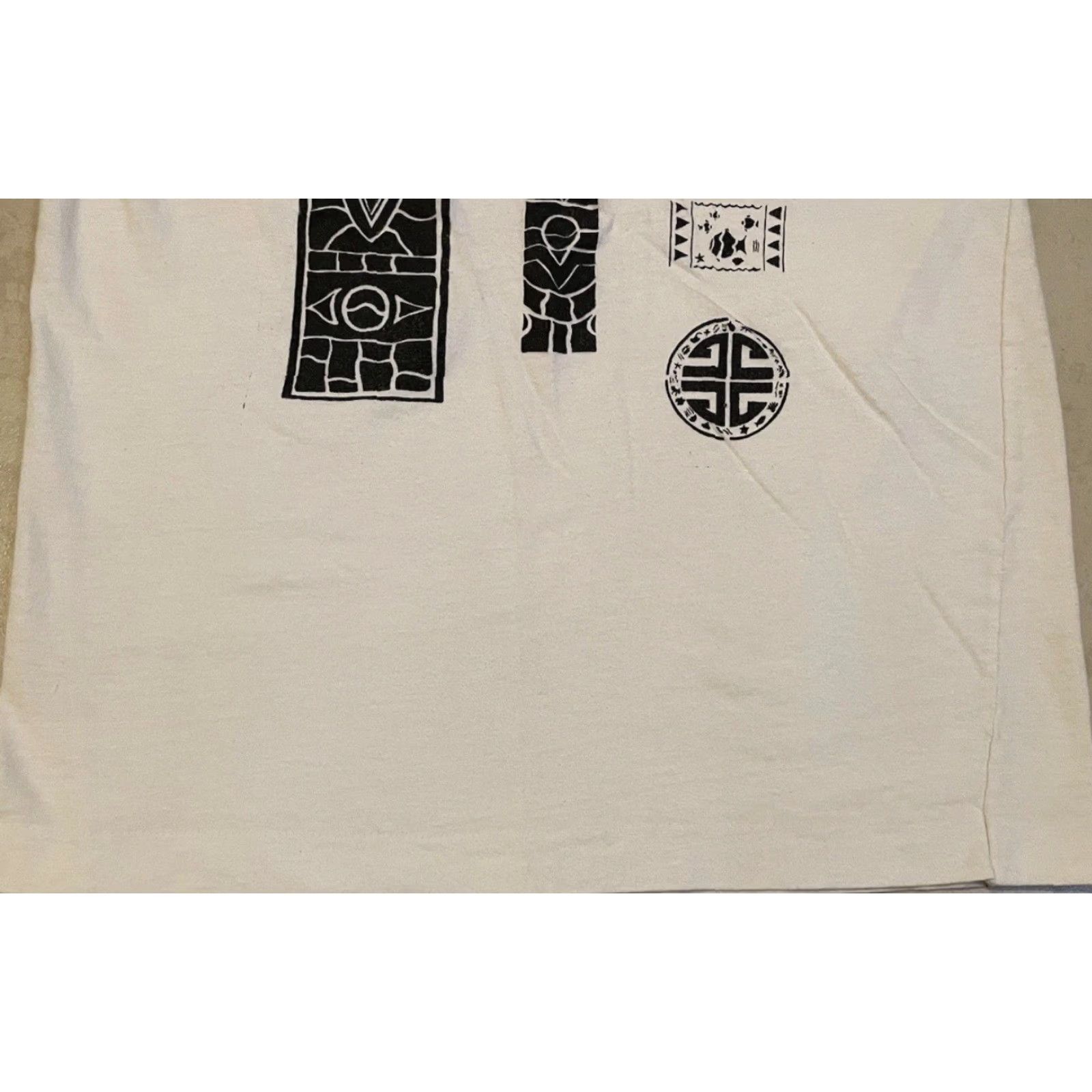 Vintage VINTAGE Noosa Australia Tribal Art Shirt S White Beach Water 90s 80s Grunge Surf Punk Retro Band Graphic Tee Mens Size US S / EU 44-46 / 1 - 4 Thumbnail