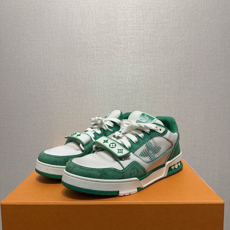 Louis Vuitton Louis Vuitton Trainer Low-Top Sneakers in White and Green - Size US 8 / EU 41 - 1 Thumbnail