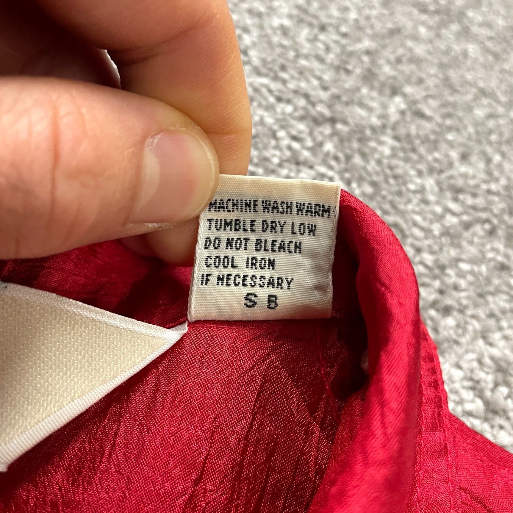 Diane von Furstenberg Diane von Furstenberg Button Down Blouse Womens 16 Red Long Sleeve Lightweight Size XXL / US 16-18 / IT 52-54 - 6 Thumbnail