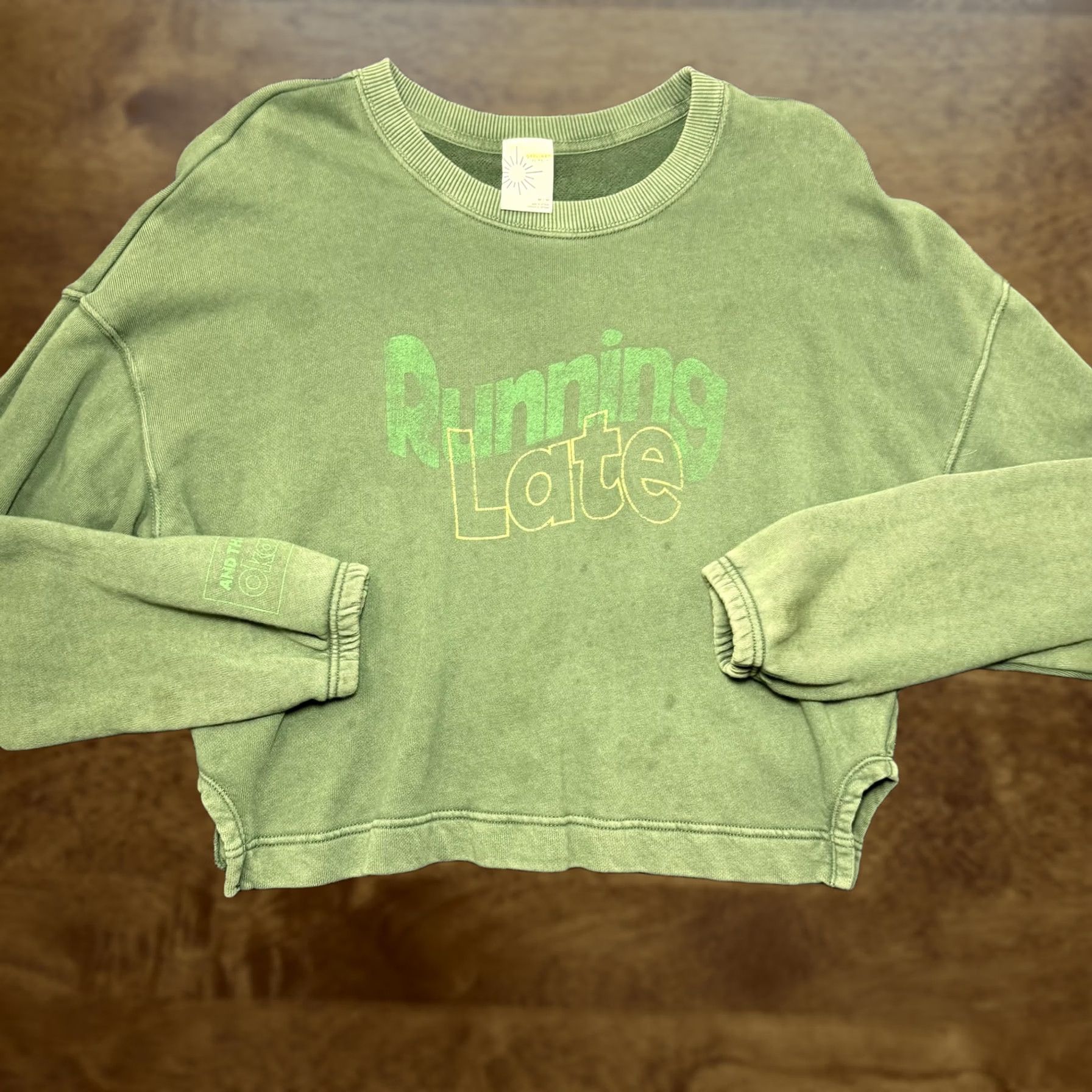Vintage OFFLINE by Aerie Sweatshirt Womens M Green Running Late Cropped Graphic Crew Neck Pullover Casual Relaxed Top Size M / US 6-8 / IT 42-44 - 1 Thumbnail