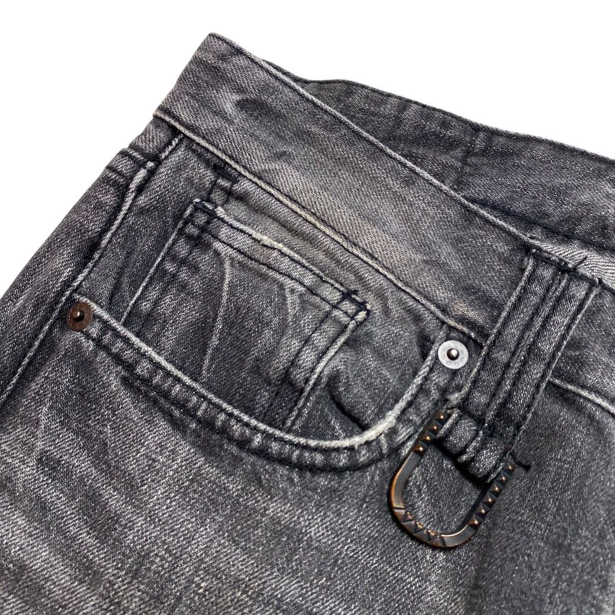 Fragment Design × Vanquish Vanquish Distressed Washed Denim Pants Size US 31 - 4 Thumbnail