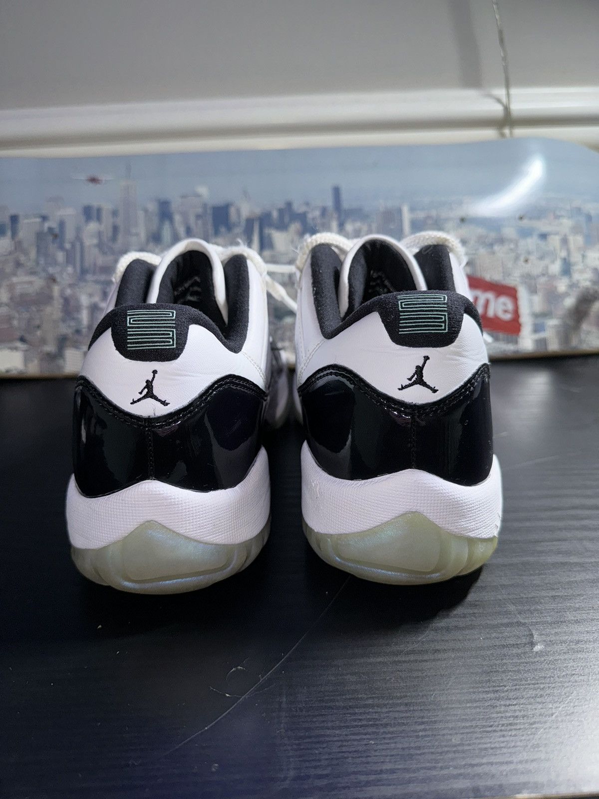 Jordan Brand Nike Air Jordan 11 Retro Low Emerald Easter 2018 Size US 10.5 / EU 43-44 - 5 Thumbnail