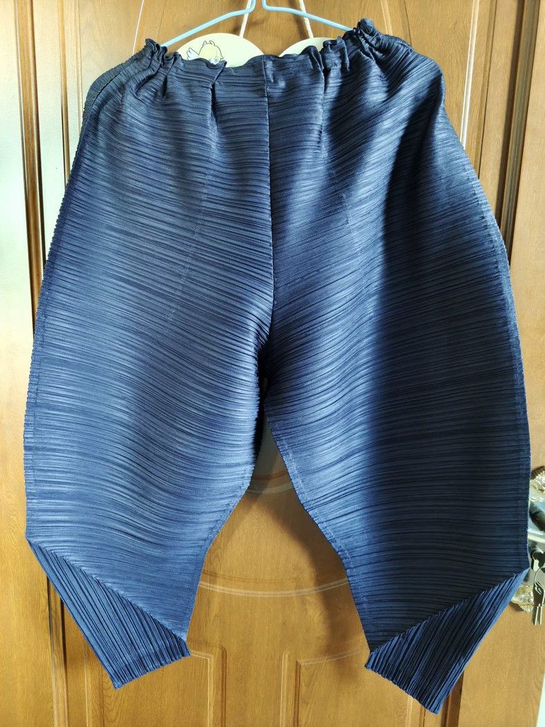 Issey Miyake Issey Miyake size:1 Blue pleated chicken leg pants Size 31" - 2 Thumbnail
