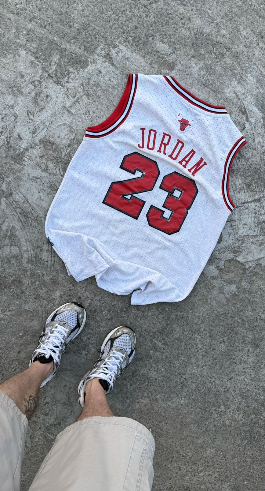 NBA Vintage Y2K Nike Chicago Bulls Michael Jordan 23 Jersey Size US M / EU 48-50 / 2 - 3 Thumbnail